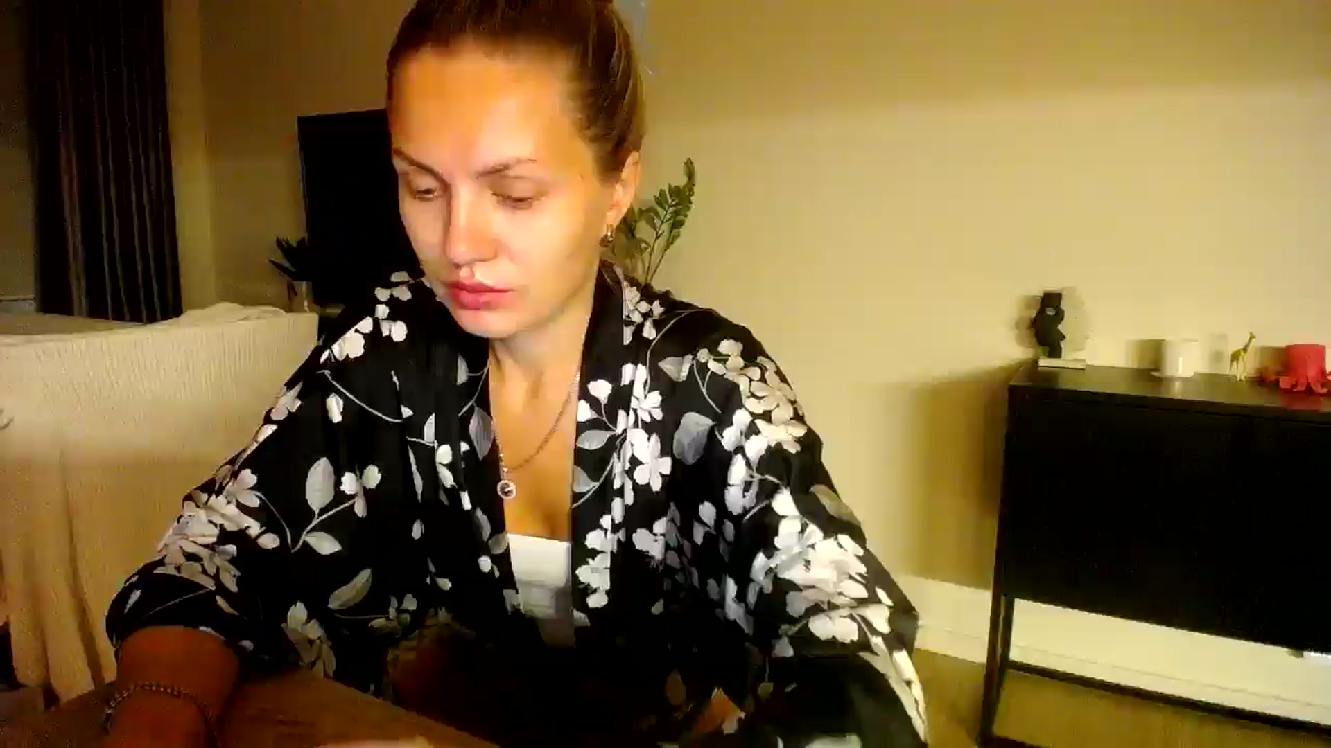 Gallery image thumbnail from Happy_Insight's myfreecams stream on, 09/29/2025, 20:43 image 19 of 20