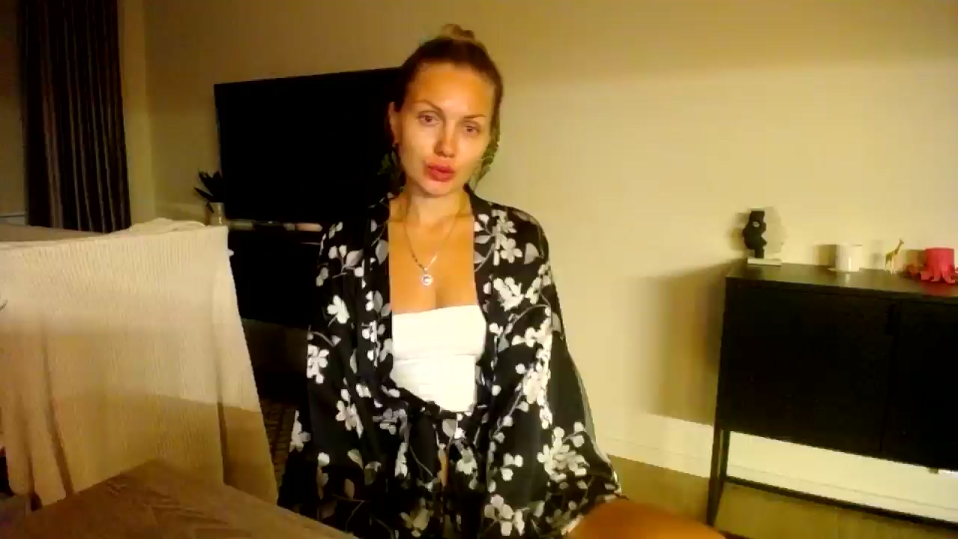 Gallery image thumbnail from Happy_Insight's myfreecams stream on, 09/29/2025, 20:43 image 6 of 20