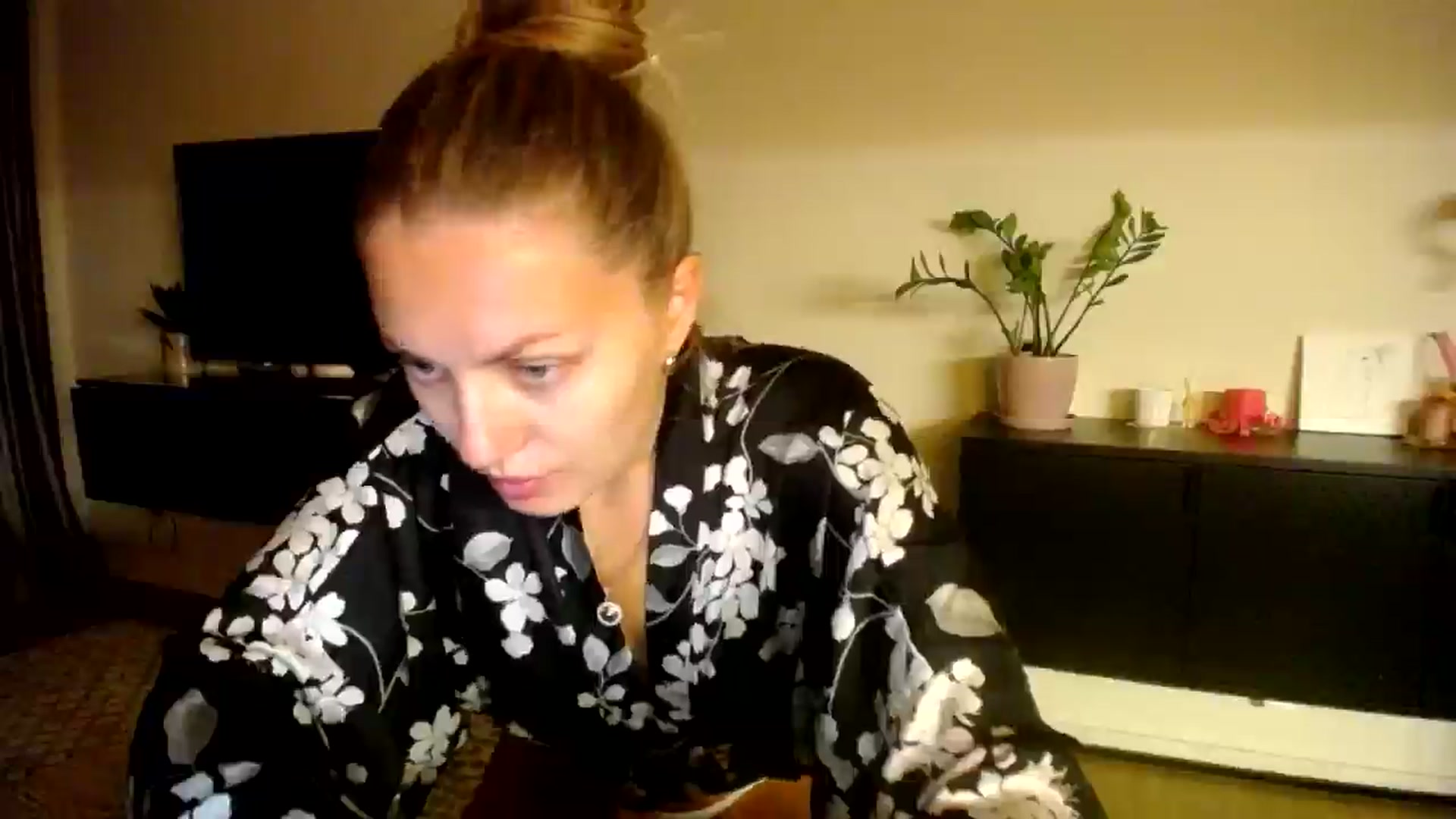 Gallery image thumbnail from Happy_Insight's myfreecams stream on, 10/04/2025, 21:09 image 7 of 20