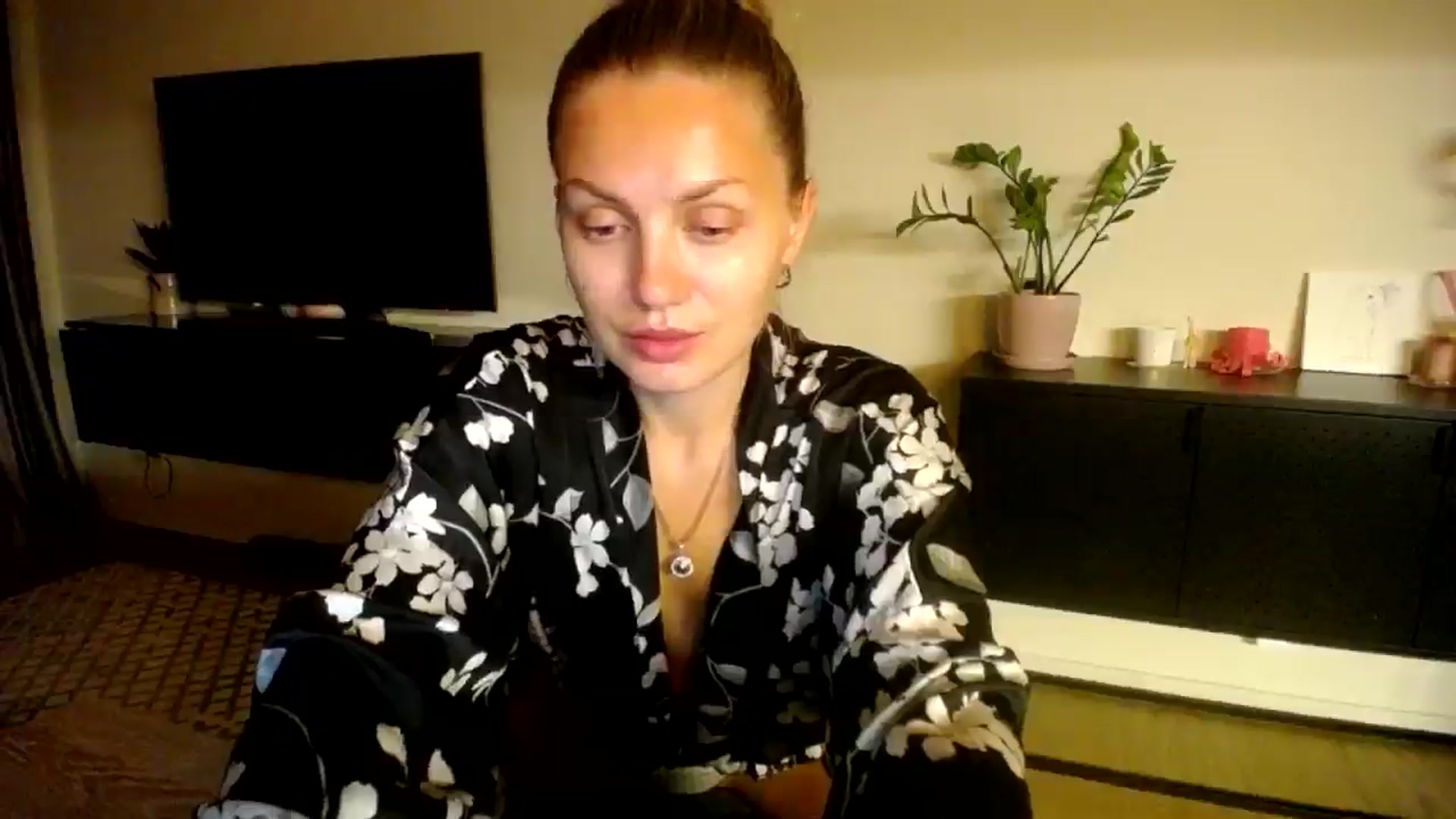 Gallery image thumbnail from Happy_Insight's myfreecams stream on, 10/04/2025, 21:09 image 20 of 20