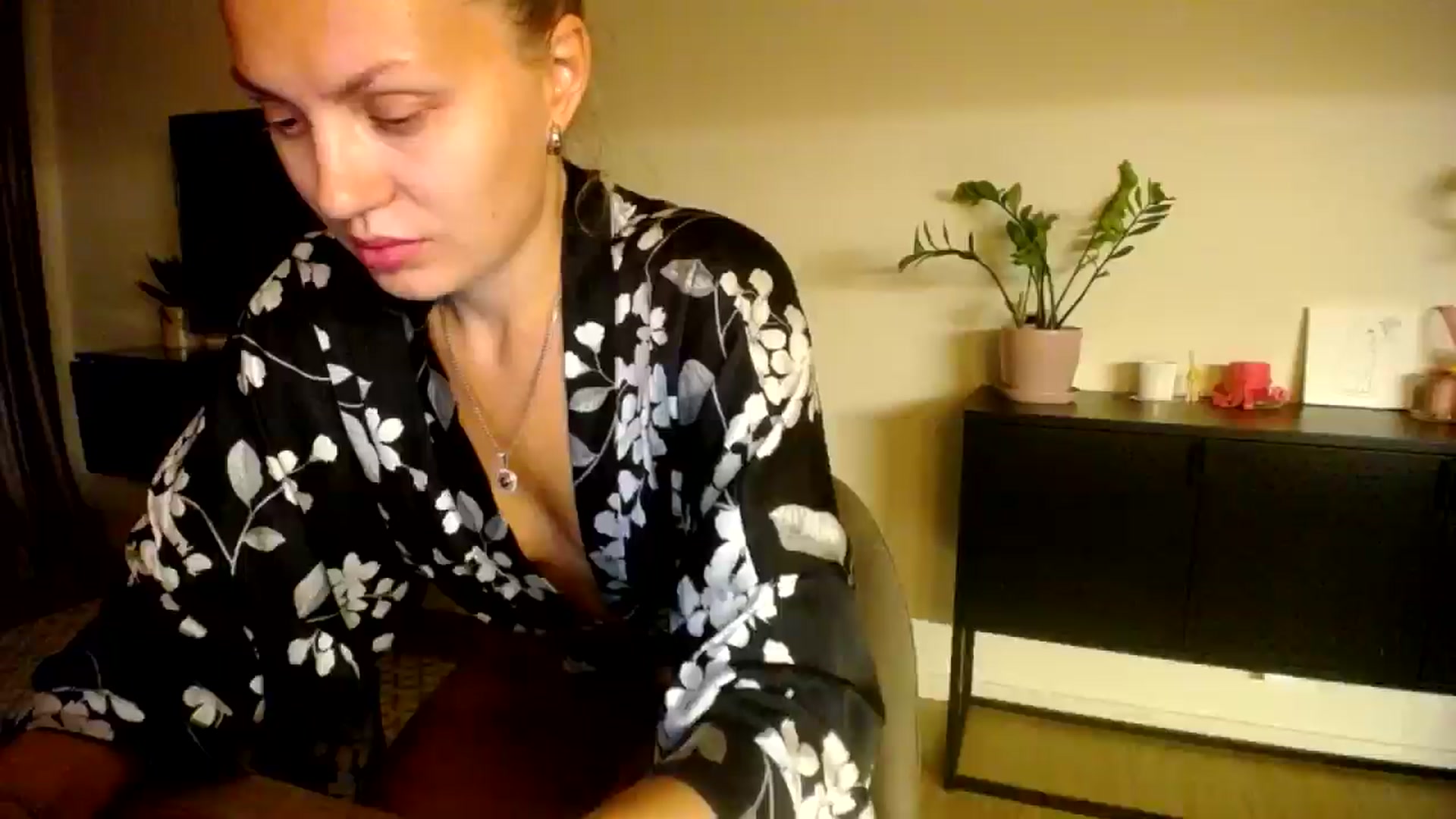 Gallery image thumbnail from Happy_Insight's myfreecams stream on, 10/04/2025, 21:09 image 13 of 20