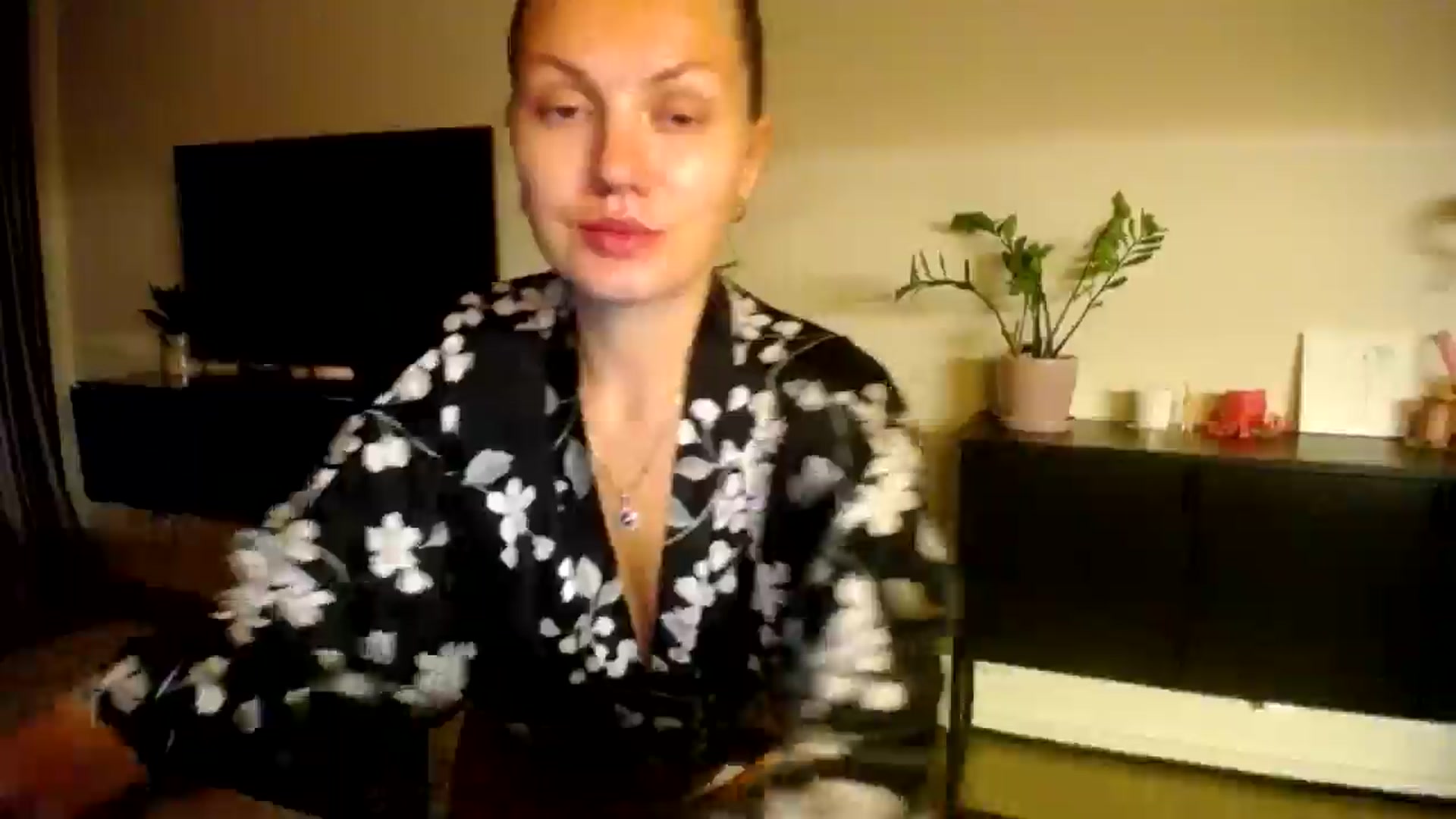 Gallery image thumbnail from Happy_Insight's myfreecams stream on, 10/04/2025, 21:09 image 5 of 20
