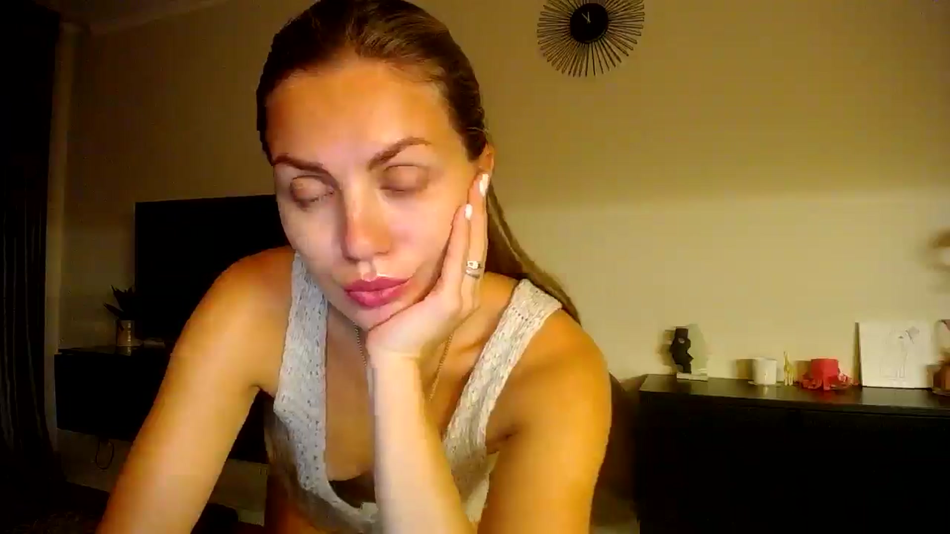 Gallery image thumbnail from Happy_Insight's myfreecams stream on, 10/06/2025, 20:57 image 16 of 20