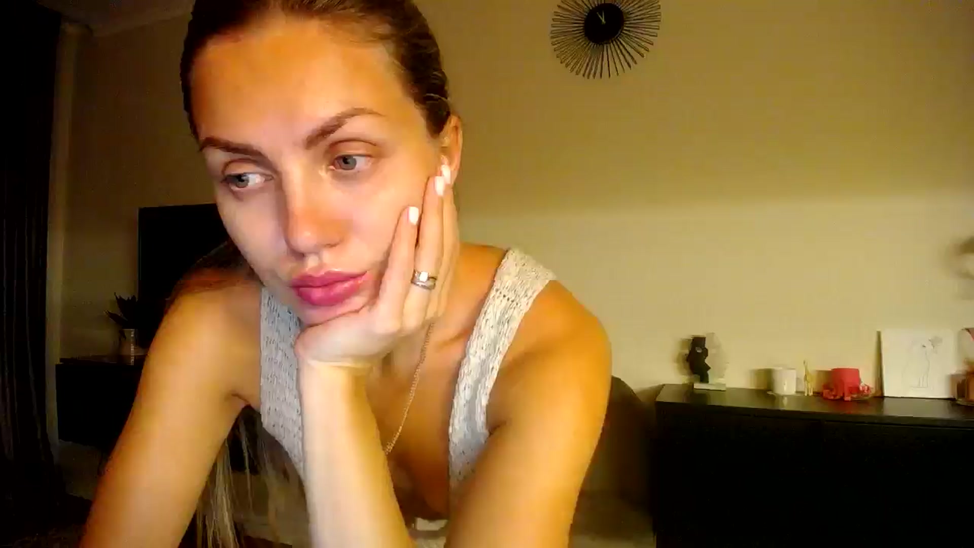Gallery image thumbnail from Happy_Insight's myfreecams stream on, 10/06/2025, 20:57 image 17 of 20