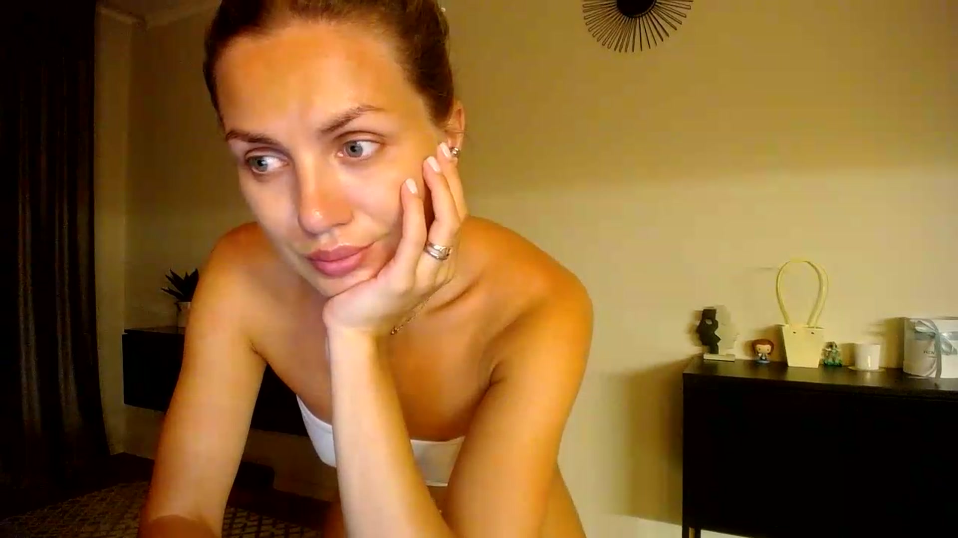 Gallery image thumbnail from Happy_Insight's myfreecams stream on, 07/16/2026, 21:16 image 12 of 20