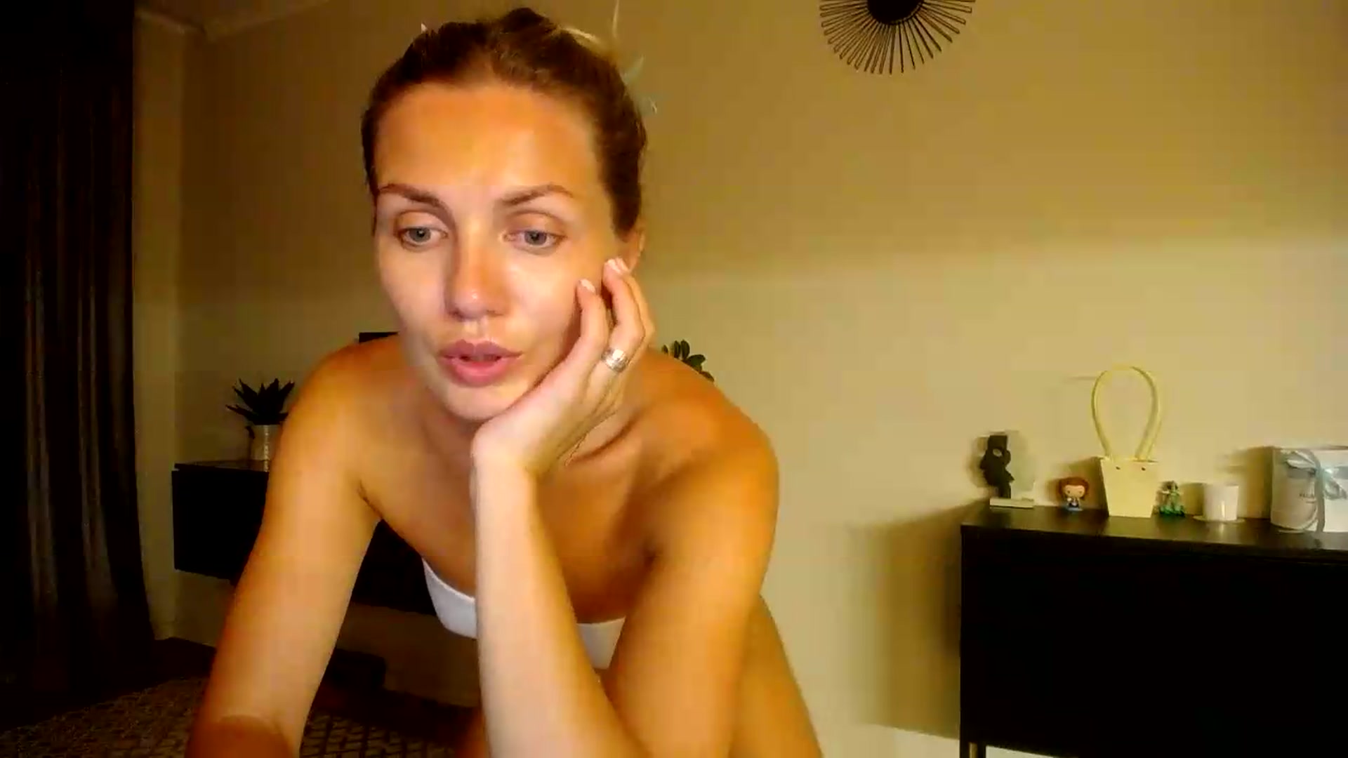 Gallery image thumbnail from Happy_Insight's myfreecams stream on, 07/16/2026, 21:16 image 10 of 20