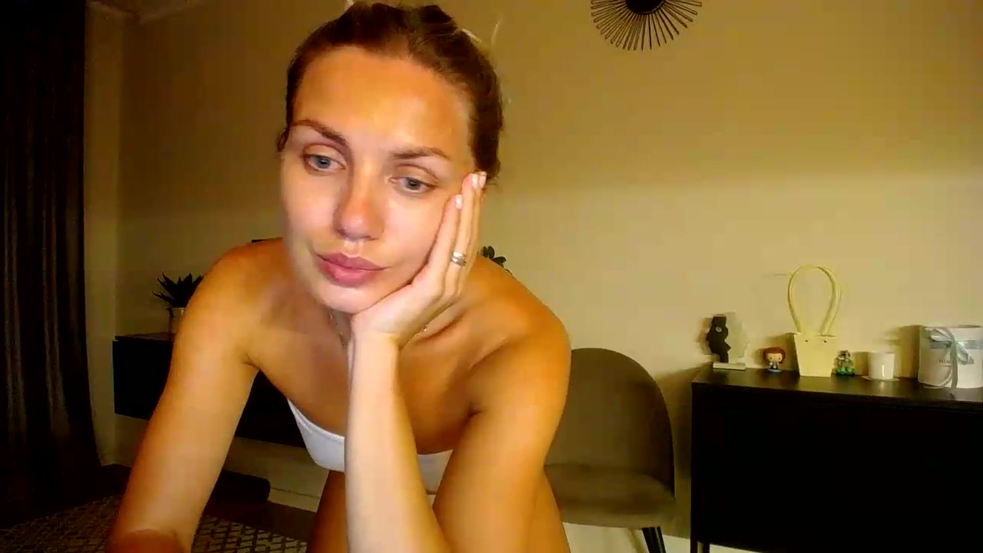 Gallery image thumbnail from Happy_Insight's myfreecams stream on, 07/16/2026, 22:22 image 14 of 20