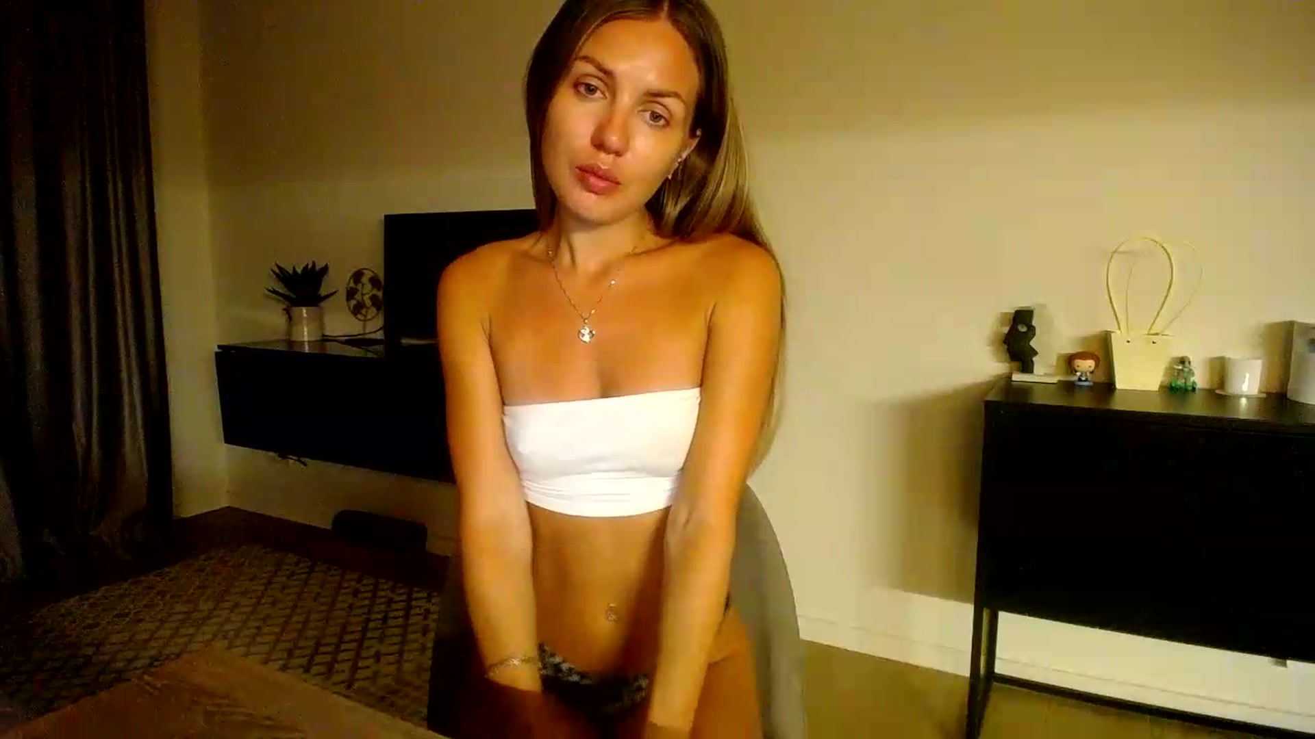 Gallery image thumbnail from Happy_Insight's myfreecams stream on, 07/18/2026, 20:48 image 11 of 20