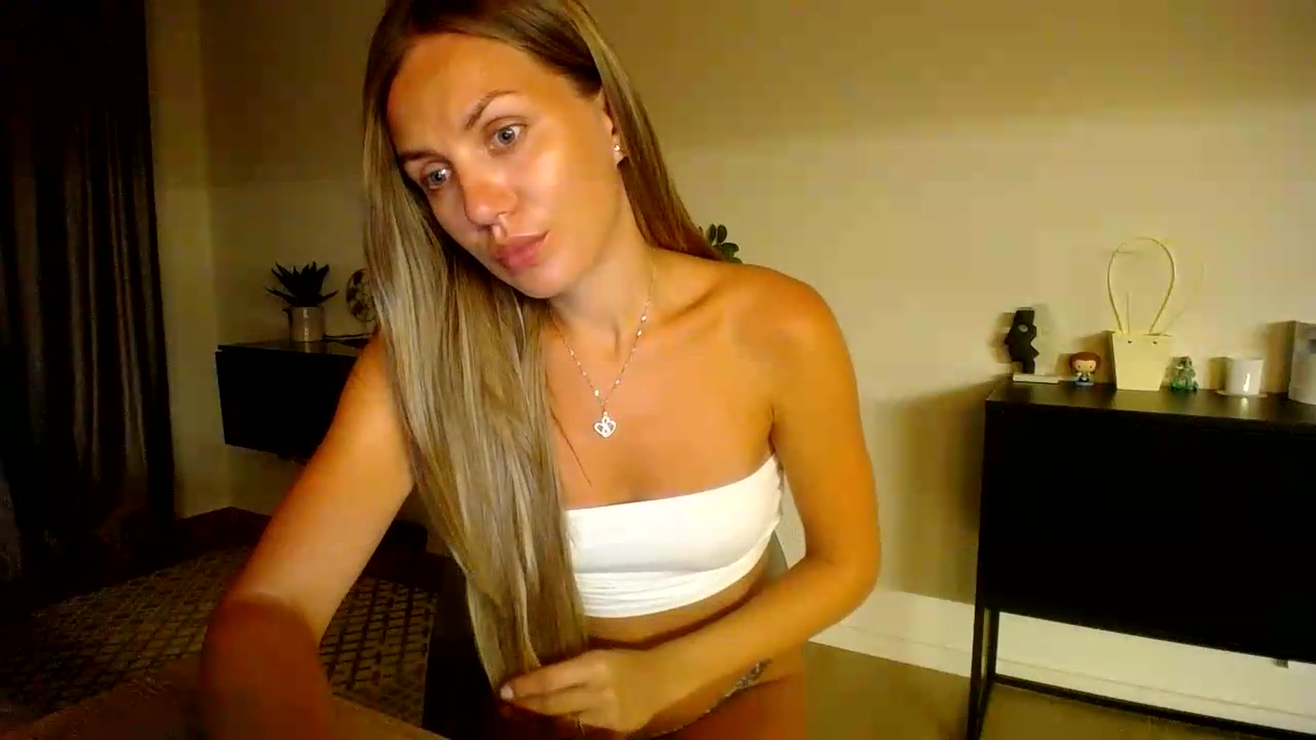 Gallery image thumbnail from Happy_Insight's myfreecams stream on, 07/18/2026, 20:48 image 7 of 20