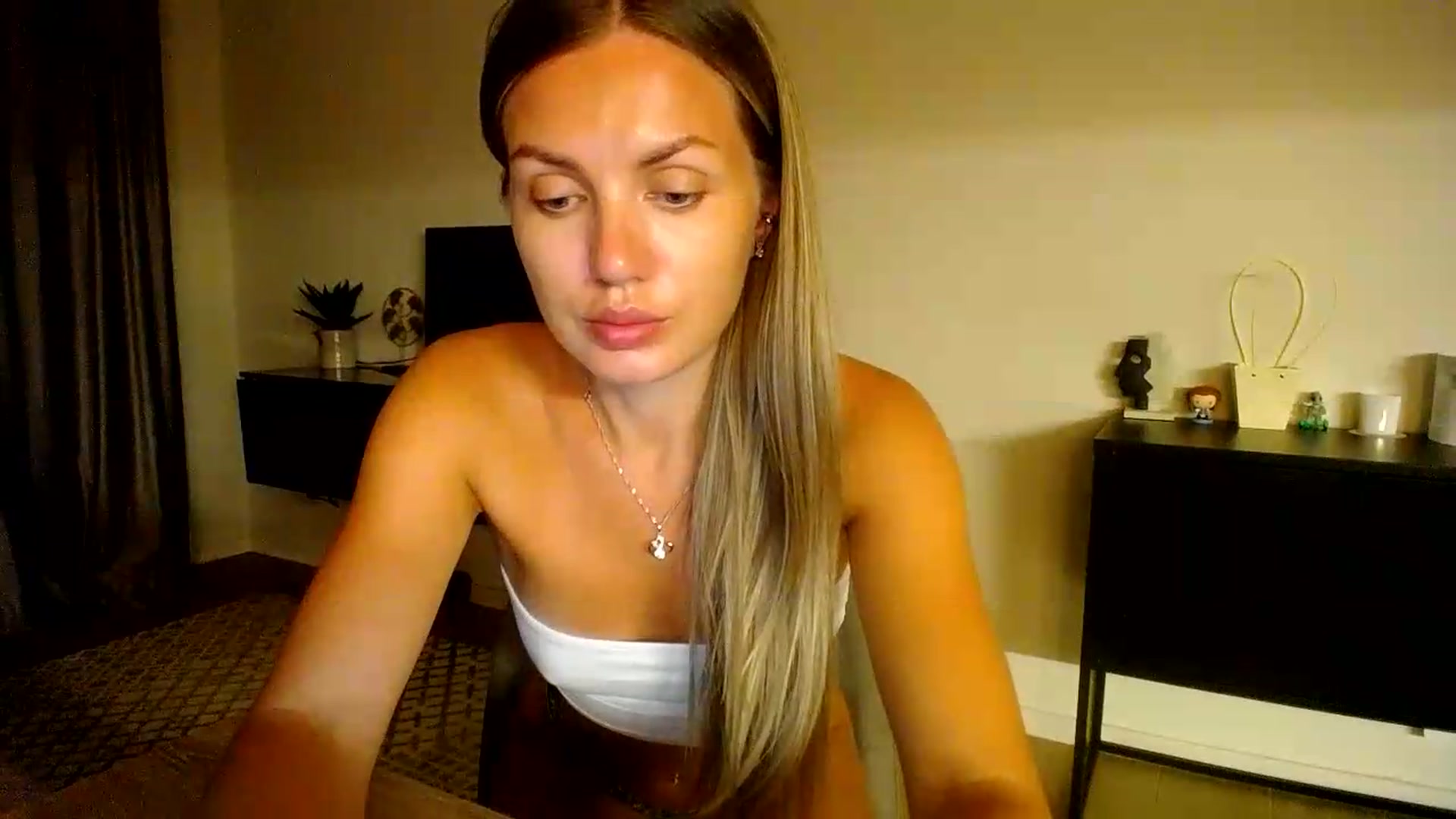 Gallery image thumbnail from Happy_Insight's myfreecams stream on, 07/18/2026, 20:48 image 13 of 20