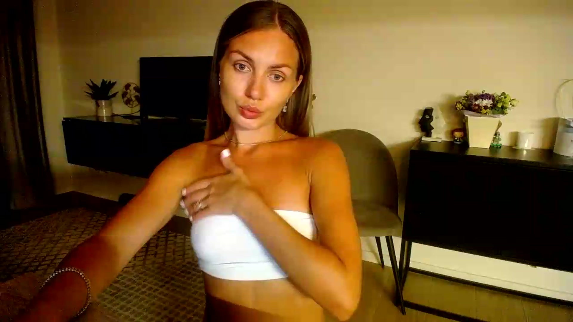 Gallery image thumbnail from Happy_Insight's myfreecams stream on, 07/26/2026, 21:00 image 18 of 20