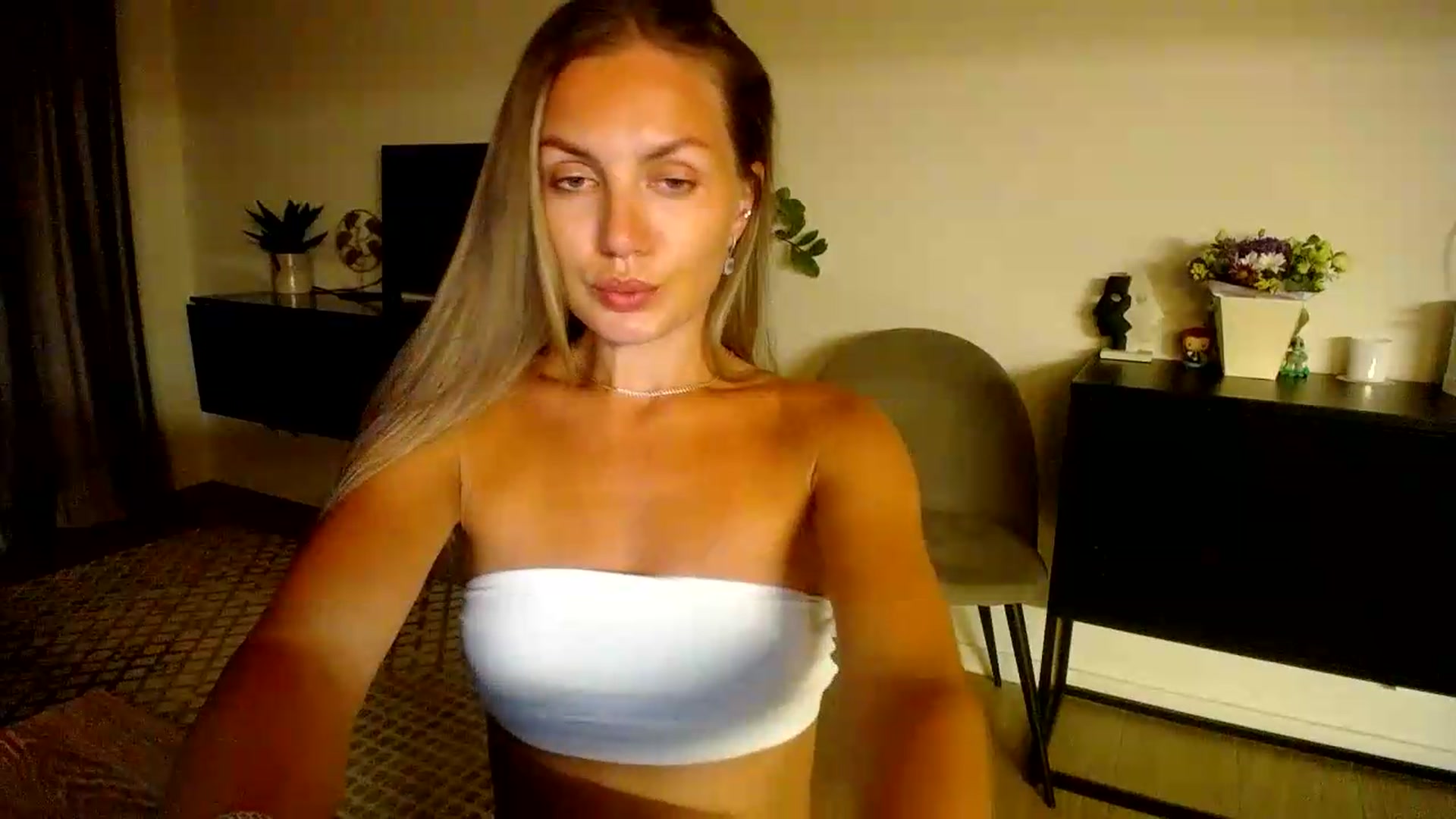 Gallery image thumbnail from Happy_Insight's myfreecams stream on, 07/26/2026, 21:00 image 17 of 20