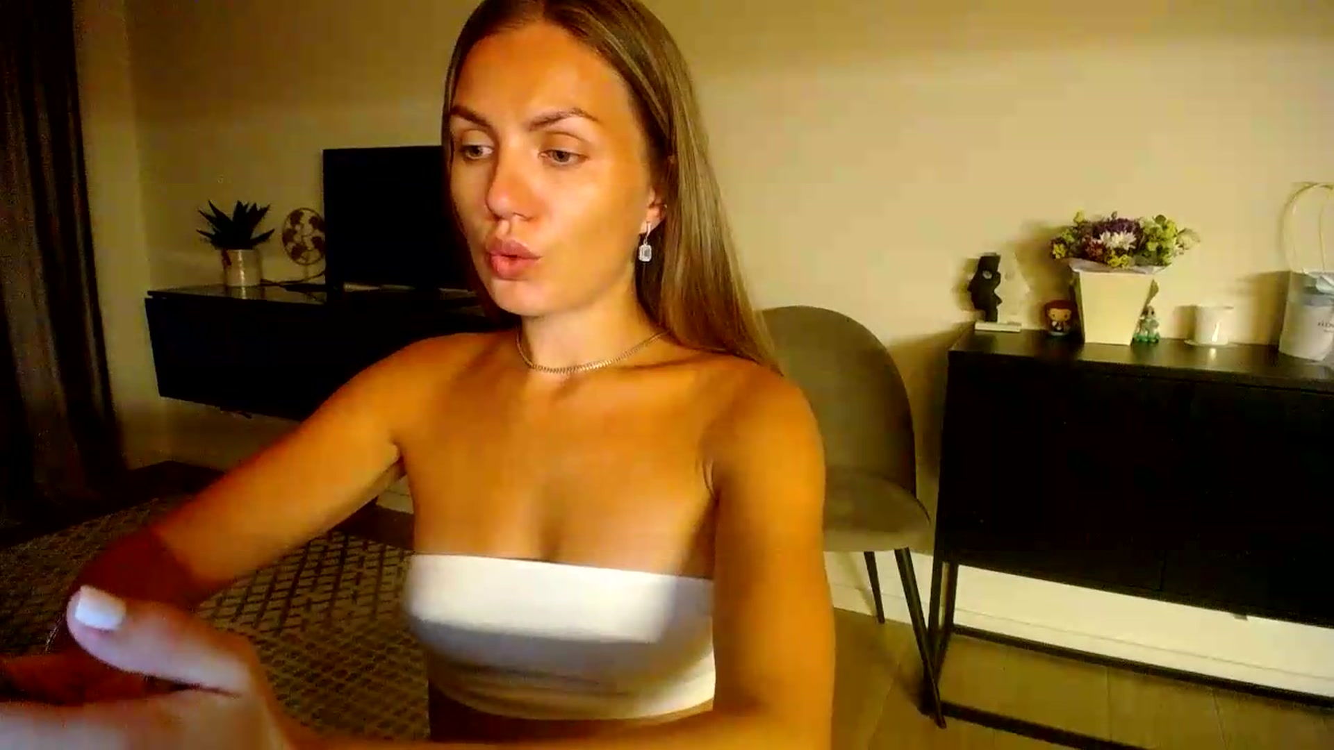 Gallery image thumbnail from Happy_Insight's myfreecams stream on, 07/27/2026, 22:07 image 14 of 20
