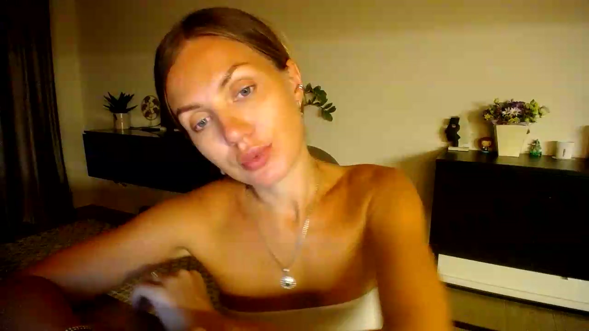 Gallery image thumbnail from Happy_Insight's myfreecams stream on, 07/31/2026, 22:06 image 13 of 20