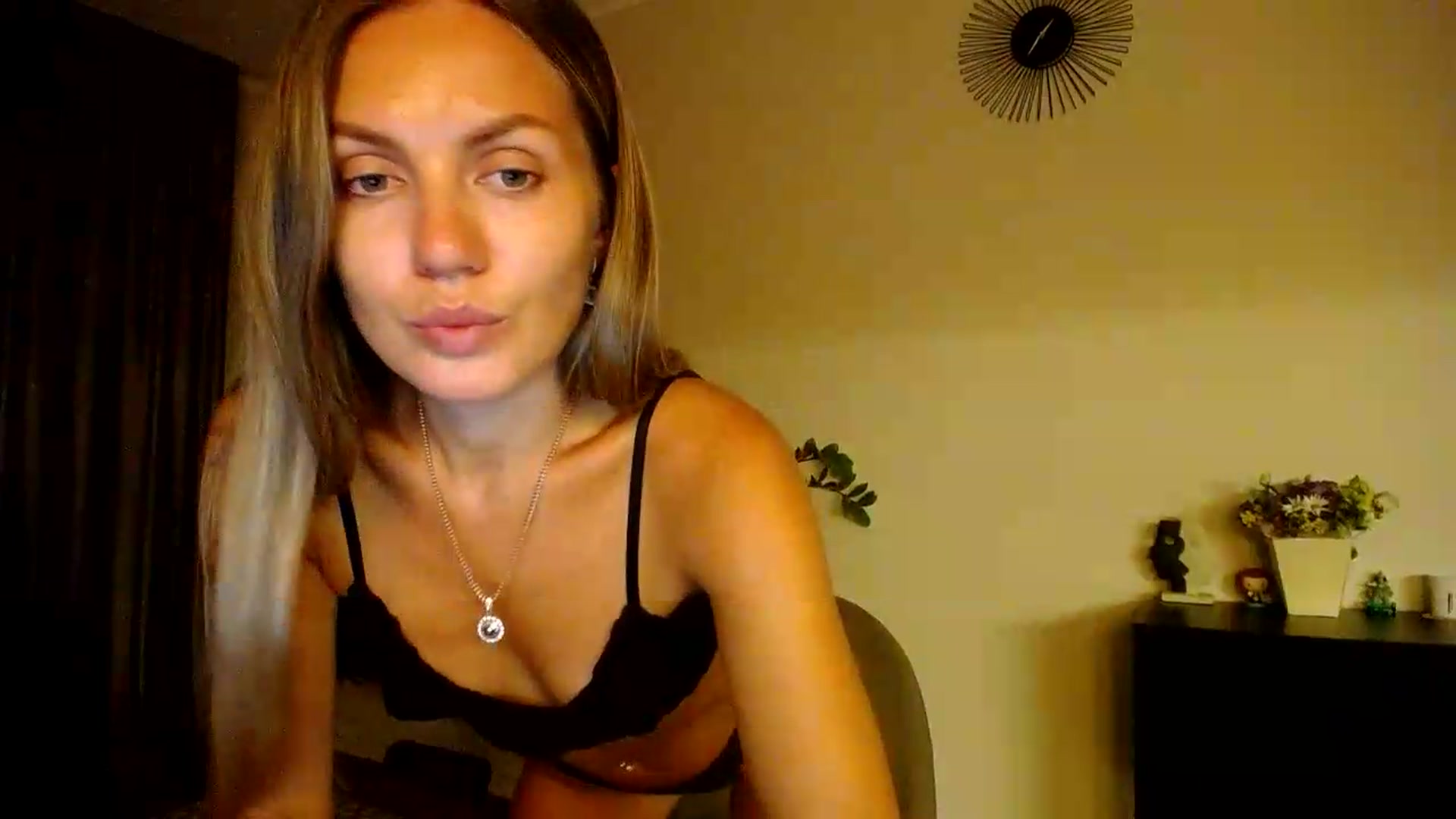 Gallery image thumbnail from Happy_Insight's myfreecams stream on, 08/01/2026, 22:53 image 6 of 20