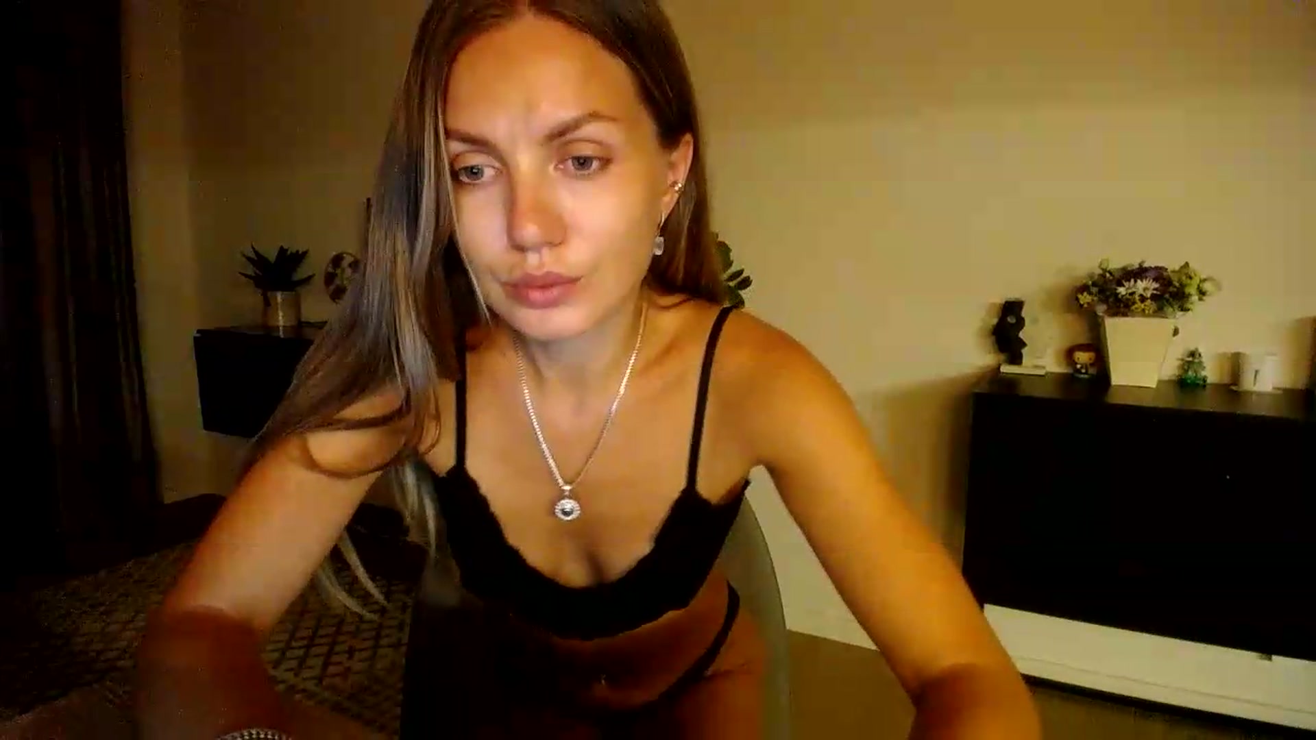 Gallery image thumbnail from Happy_Insight's myfreecams stream on, 08/01/2026, 23:20 image 6 of 20