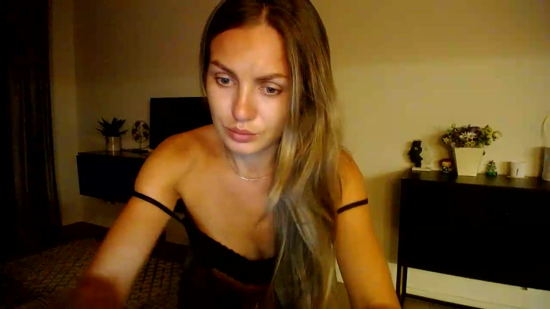 Gallery image thumbnail from Happy_Insight's myfreecams stream on, 08/01/2026, 23:20 image 17 of 20