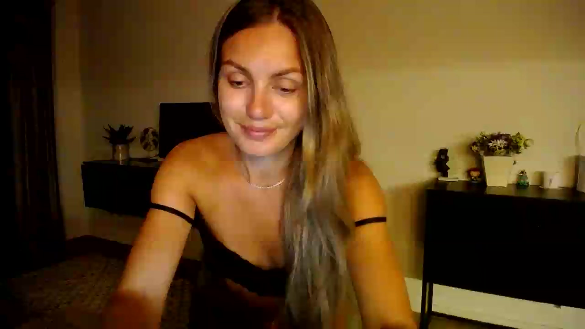 Gallery image thumbnail from Happy_Insight's myfreecams stream on, 08/01/2026, 23:20 image 19 of 20