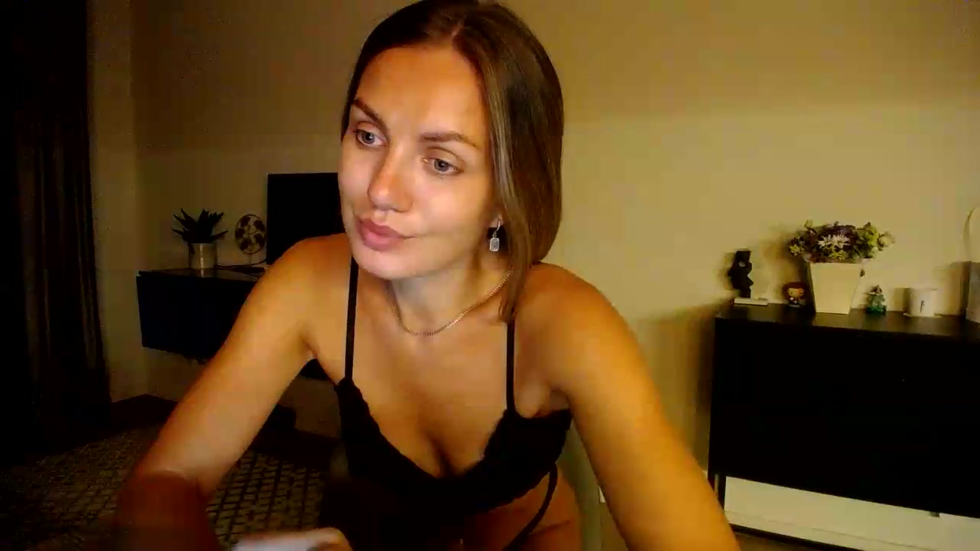 Gallery image thumbnail from Happy_Insight's myfreecams stream on, 08/01/2026, 23:20 image 13 of 20