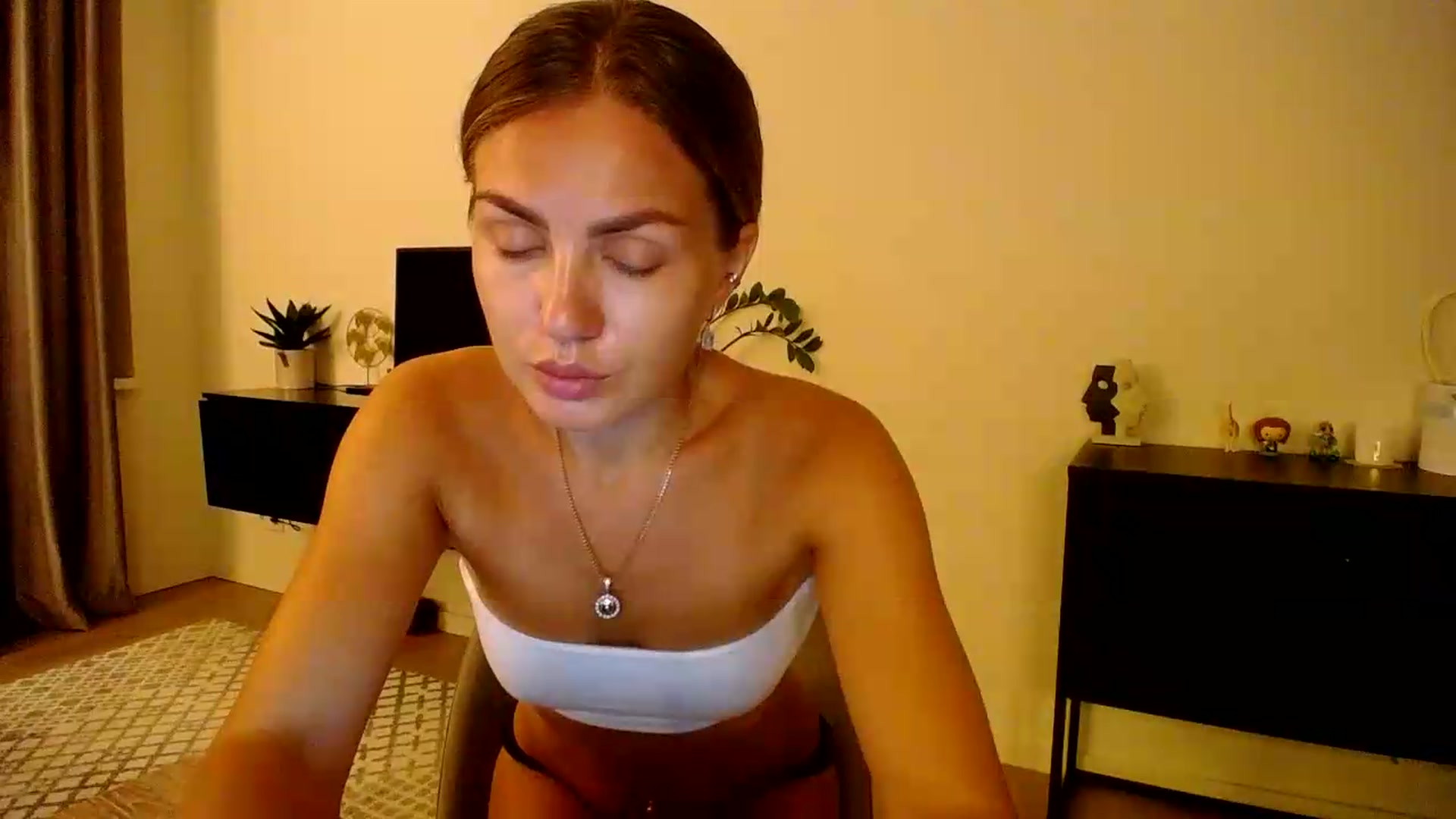 Gallery image thumbnail from Happy_Insight's myfreecams stream on, 08/02/2026, 22:57 image 2 of 20