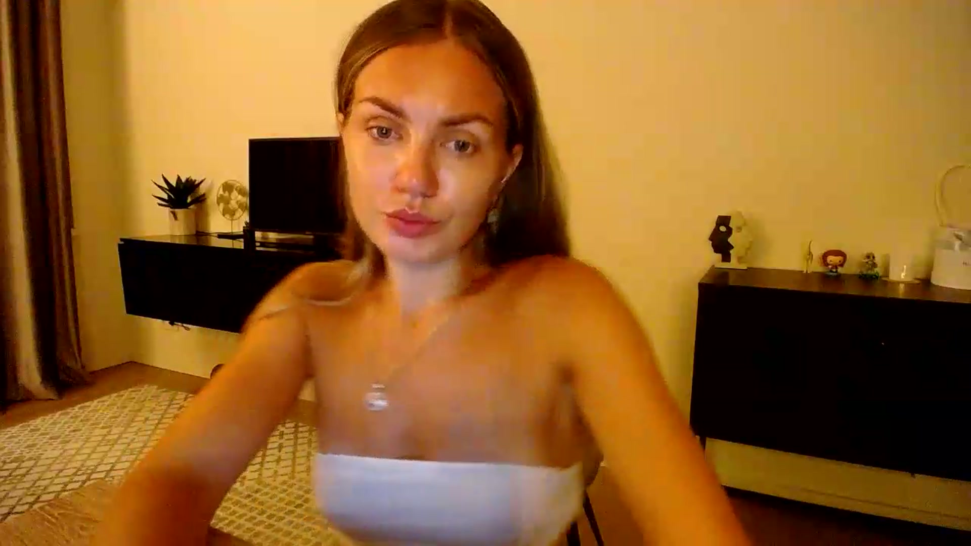 Gallery image thumbnail from Happy_Insight's myfreecams stream on, 08/04/2026, 21:43 image 18 of 20
