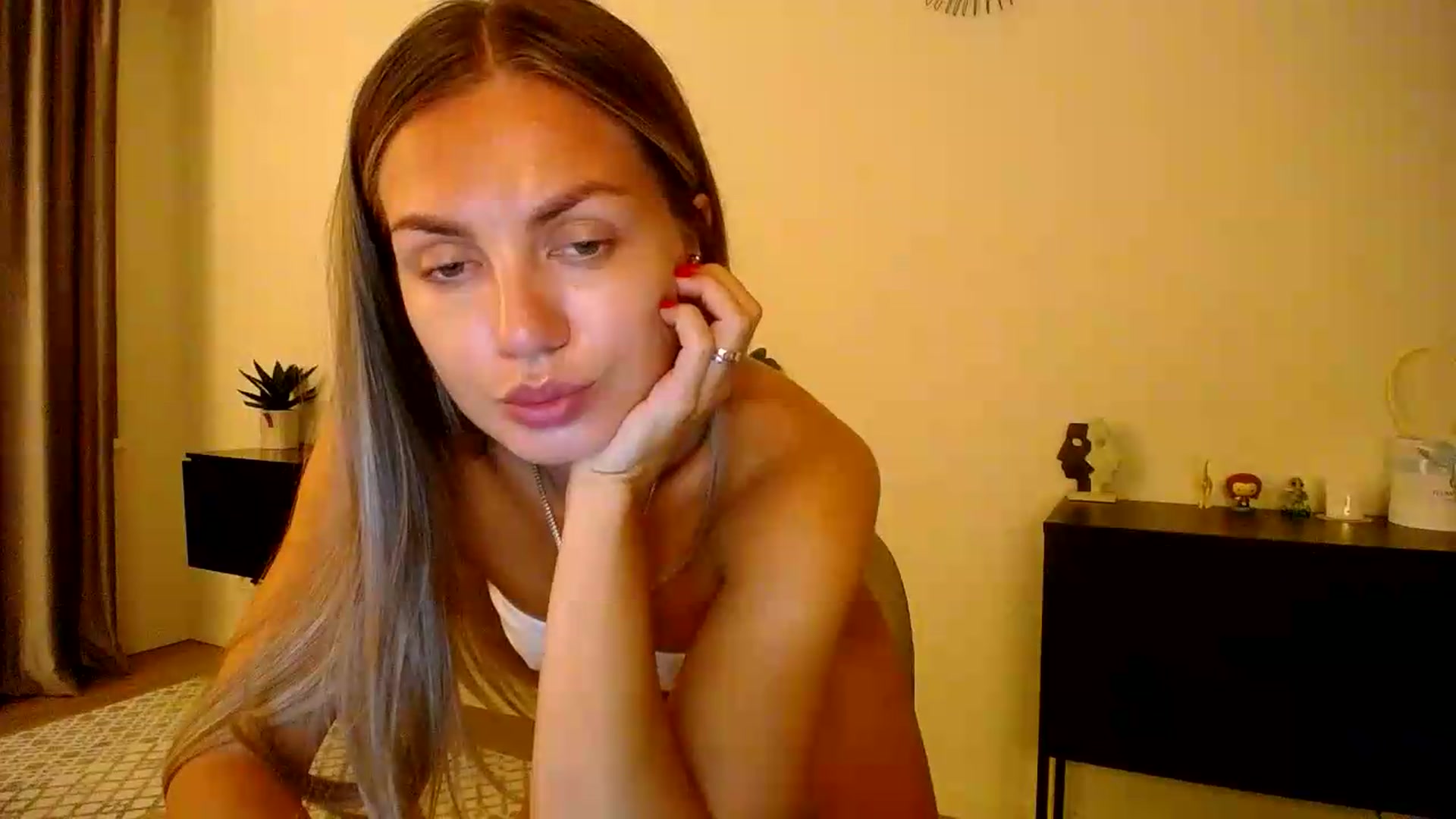 Gallery image thumbnail from Happy_Insight's myfreecams stream on, 08/04/2026, 21:43 image 13 of 20