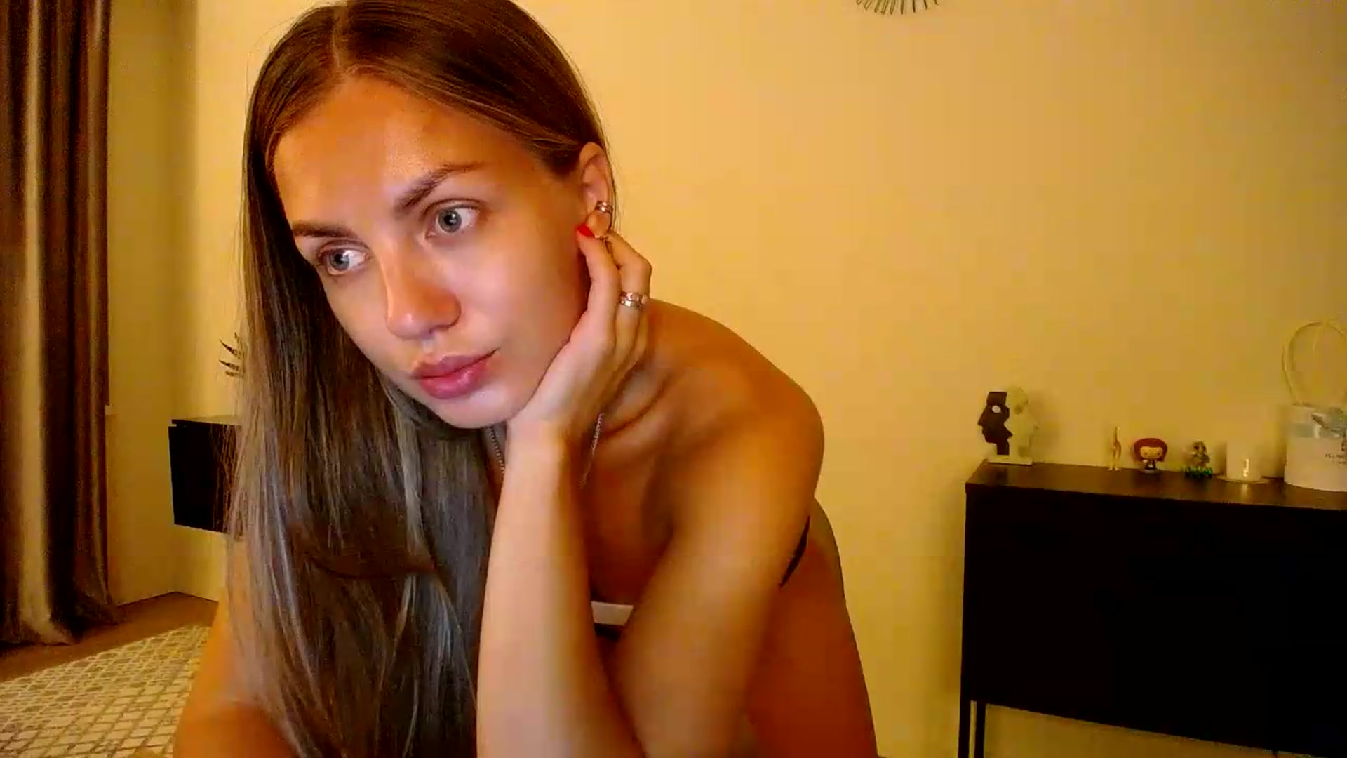 Gallery image thumbnail from Happy_Insight's myfreecams stream on, 08/04/2026, 21:43 image 10 of 20
