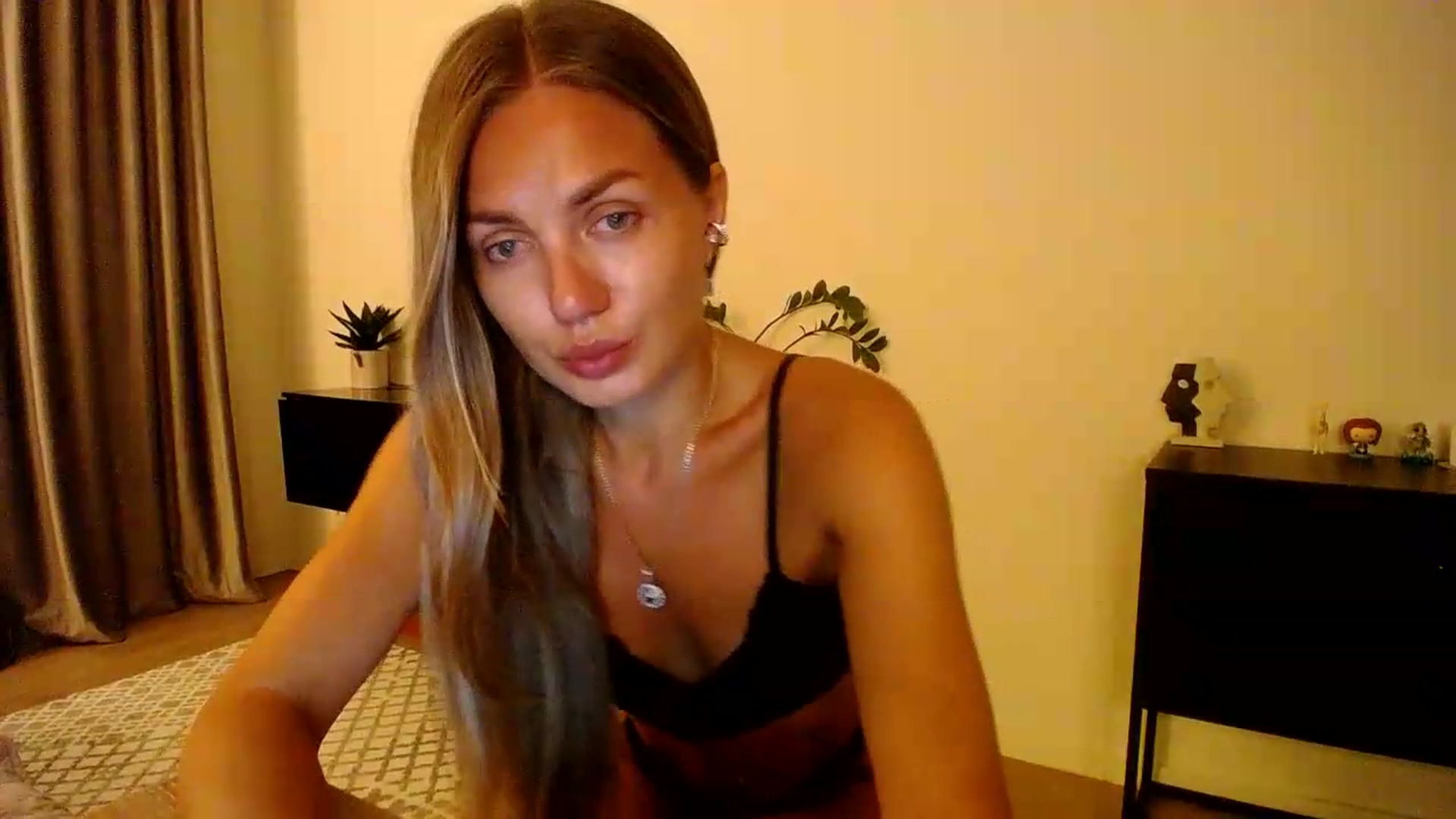 Gallery image thumbnail from Happy_Insight's myfreecams stream on, 08/08/2026, 20:27 image 9 of 20