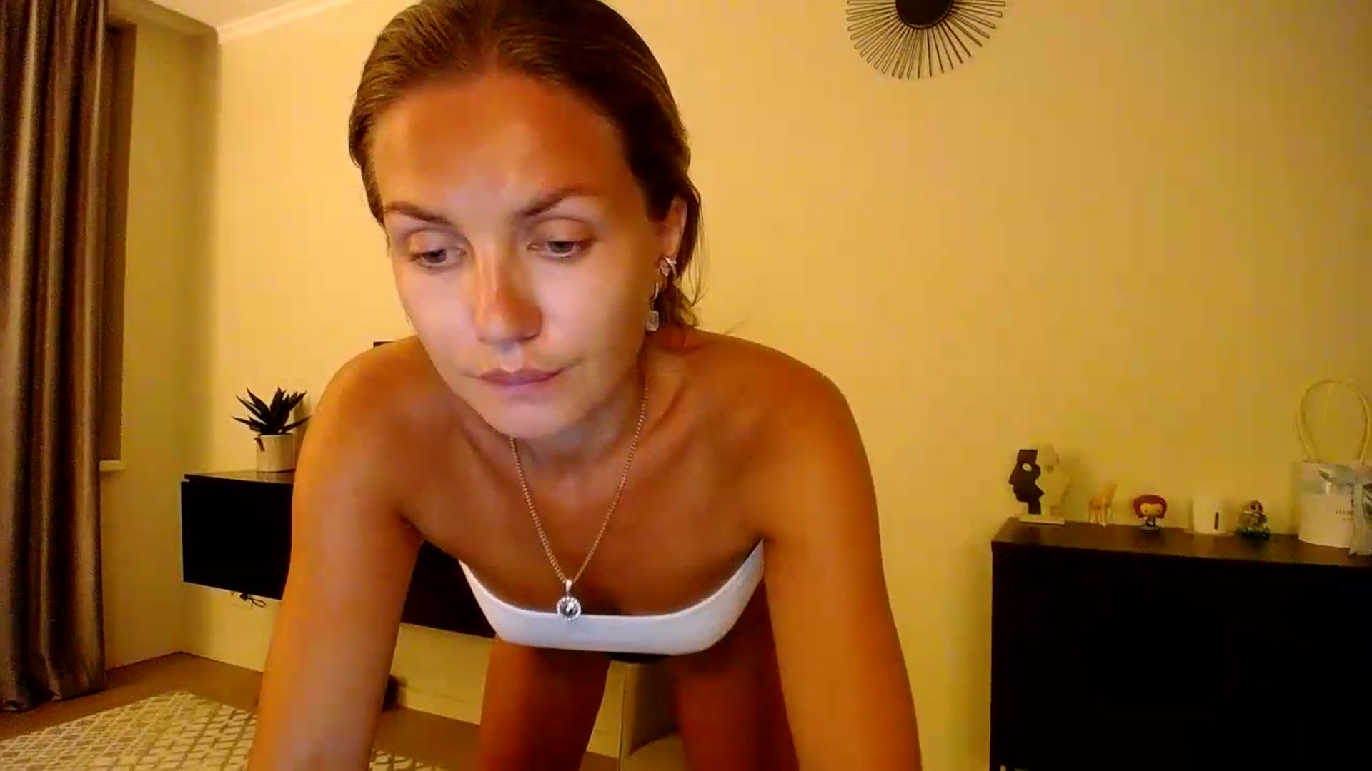 Gallery image thumbnail from Happy_Insight's myfreecams stream on, 08/10/2026, 21:03 image 12 of 20