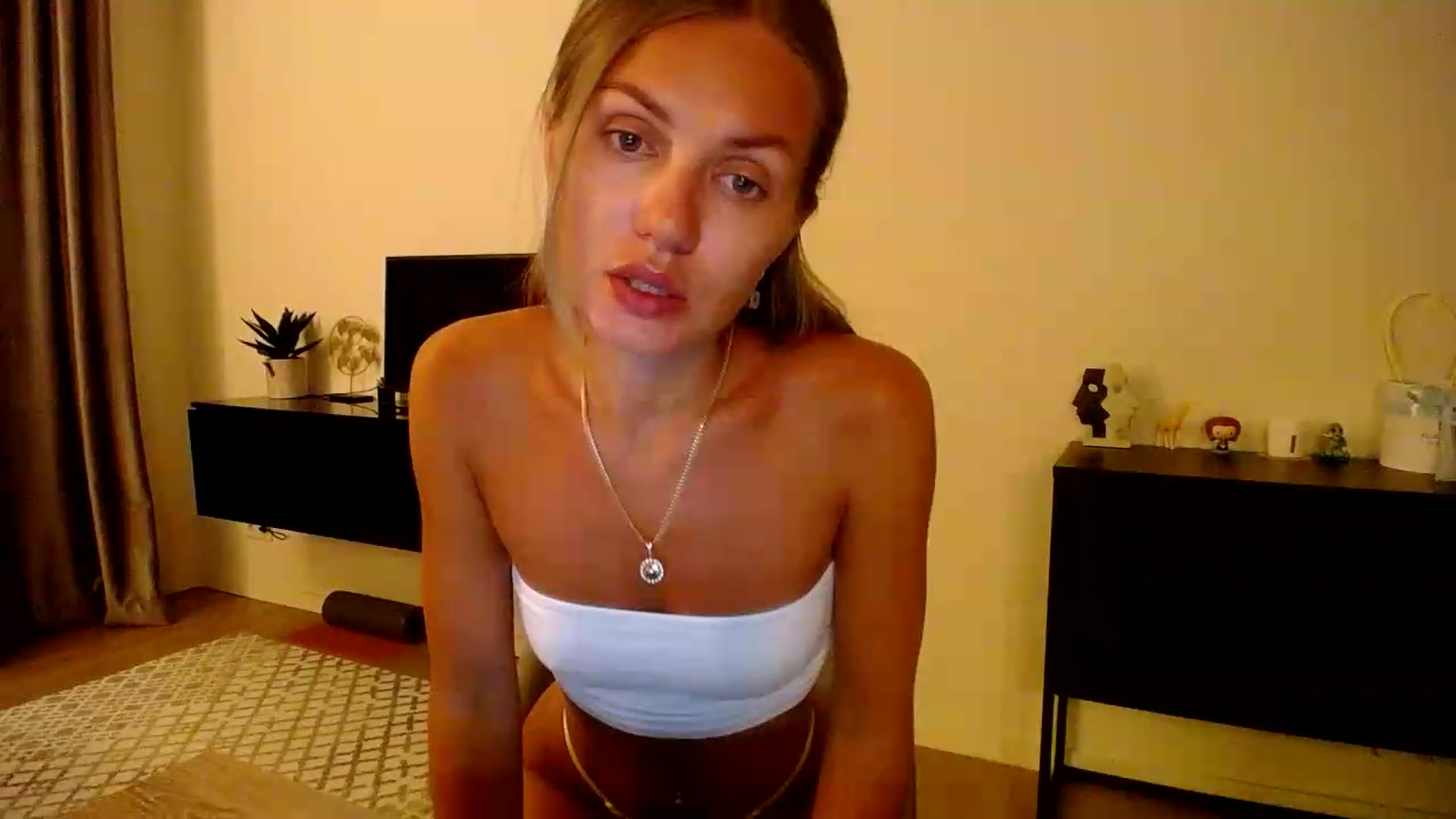 Gallery image thumbnail from Happy_Insight's myfreecams stream on, 08/11/2026, 21:29 image 4 of 20