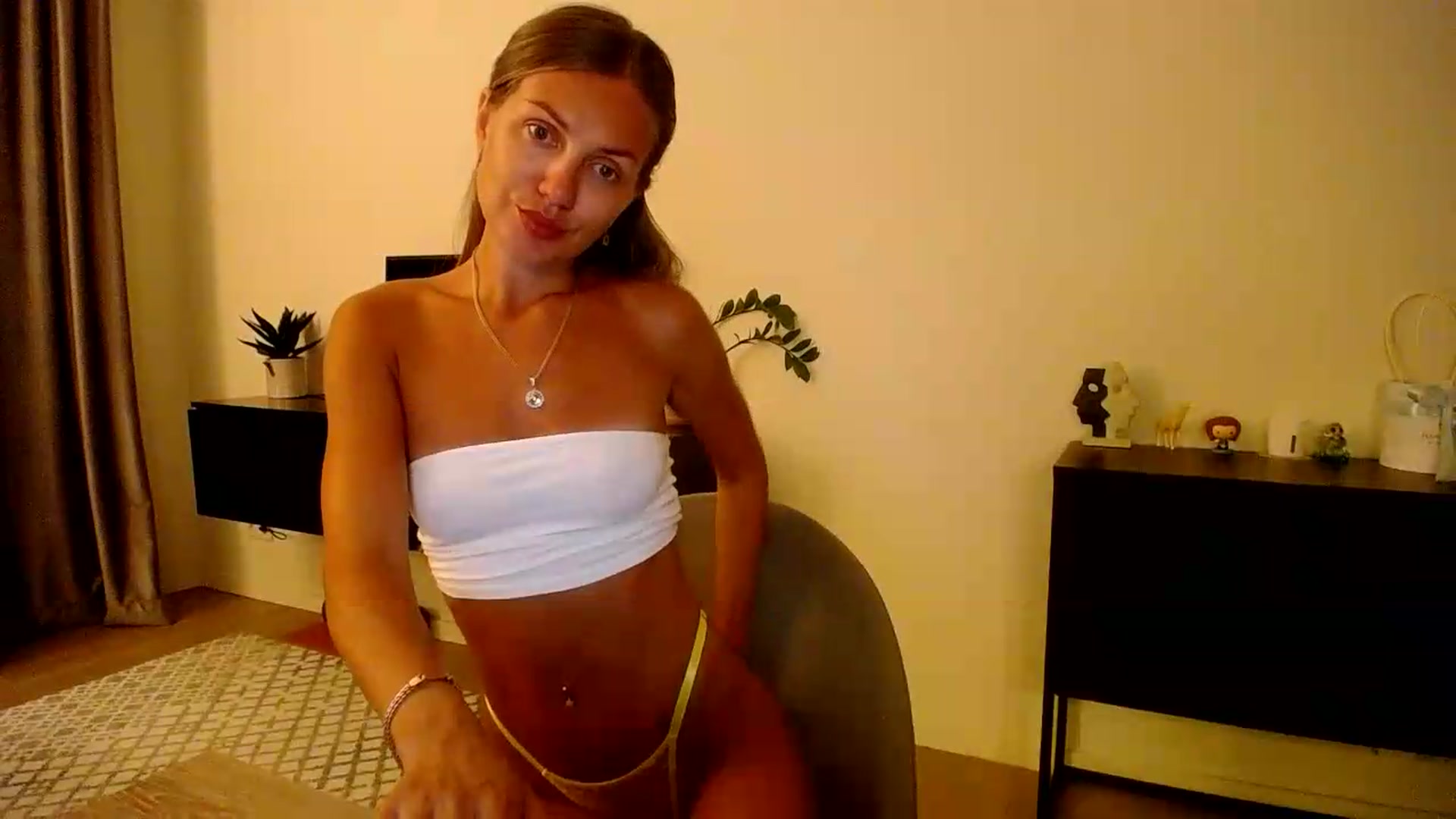 Gallery image thumbnail from Happy_Insight's myfreecams stream on, 08/11/2026, 21:29 image 5 of 20
