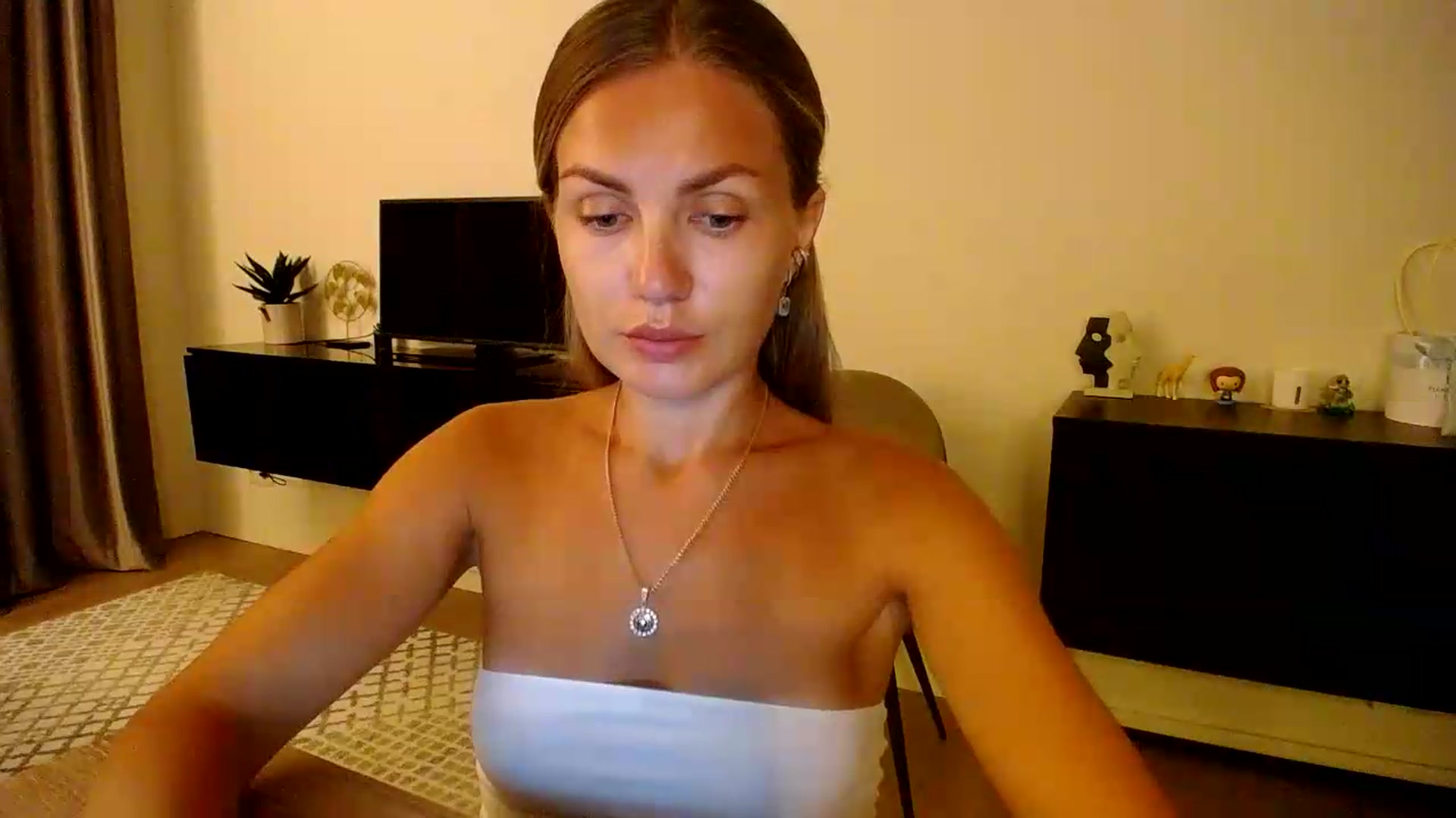 Gallery image thumbnail from Happy_Insight's myfreecams stream on, 08/13/2026, 20:41 image 9 of 20