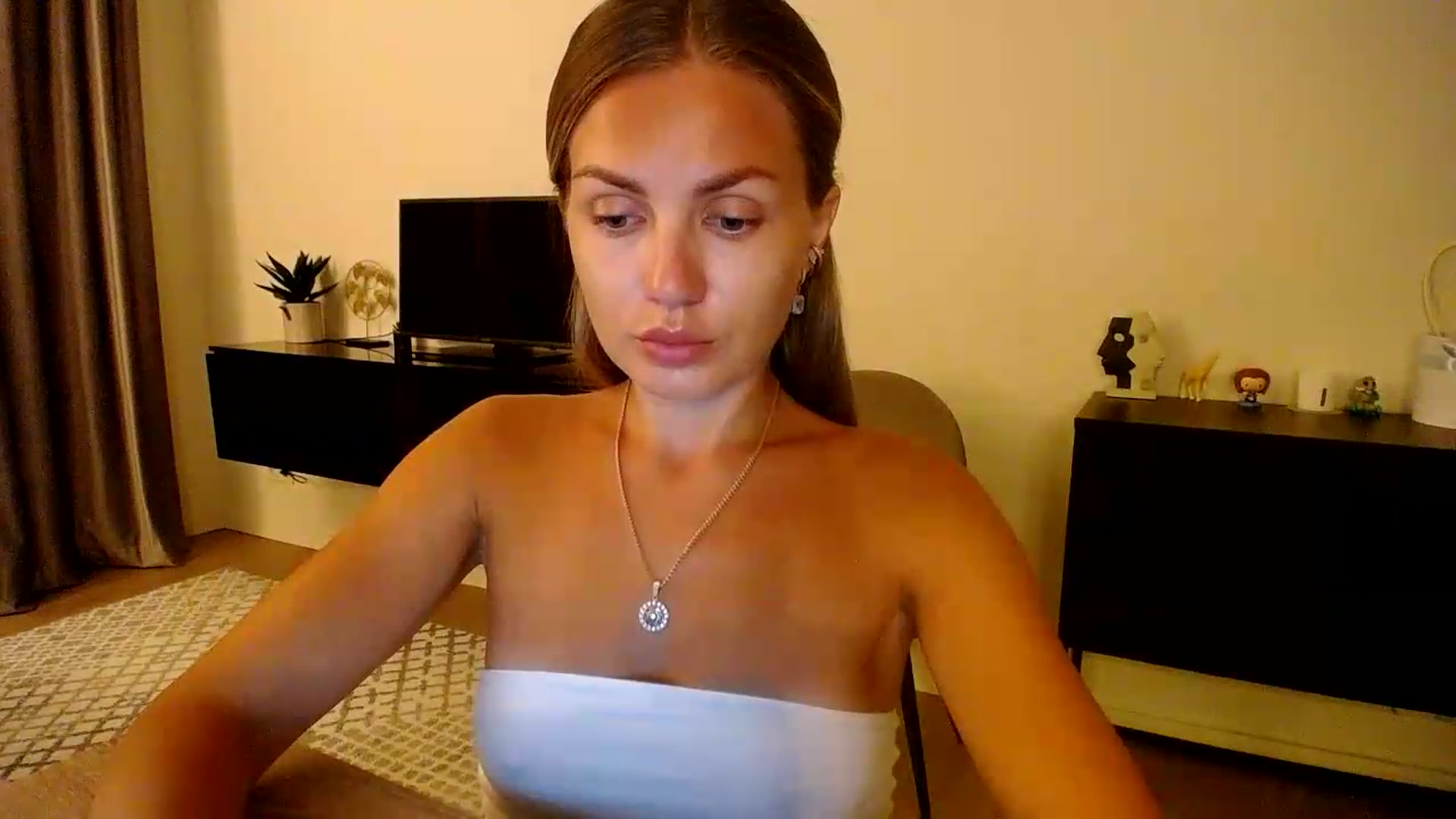 Gallery image thumbnail from Happy_Insight's myfreecams stream on, 08/13/2026, 20:41 image 7 of 20