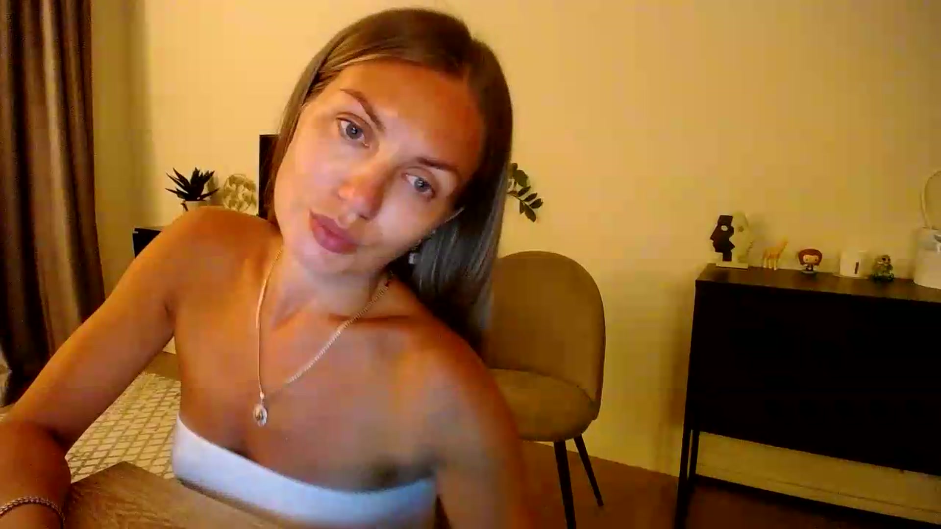 Gallery image thumbnail from Happy_Insight's myfreecams stream on, 08/14/2026, 21:05 image 19 of 20