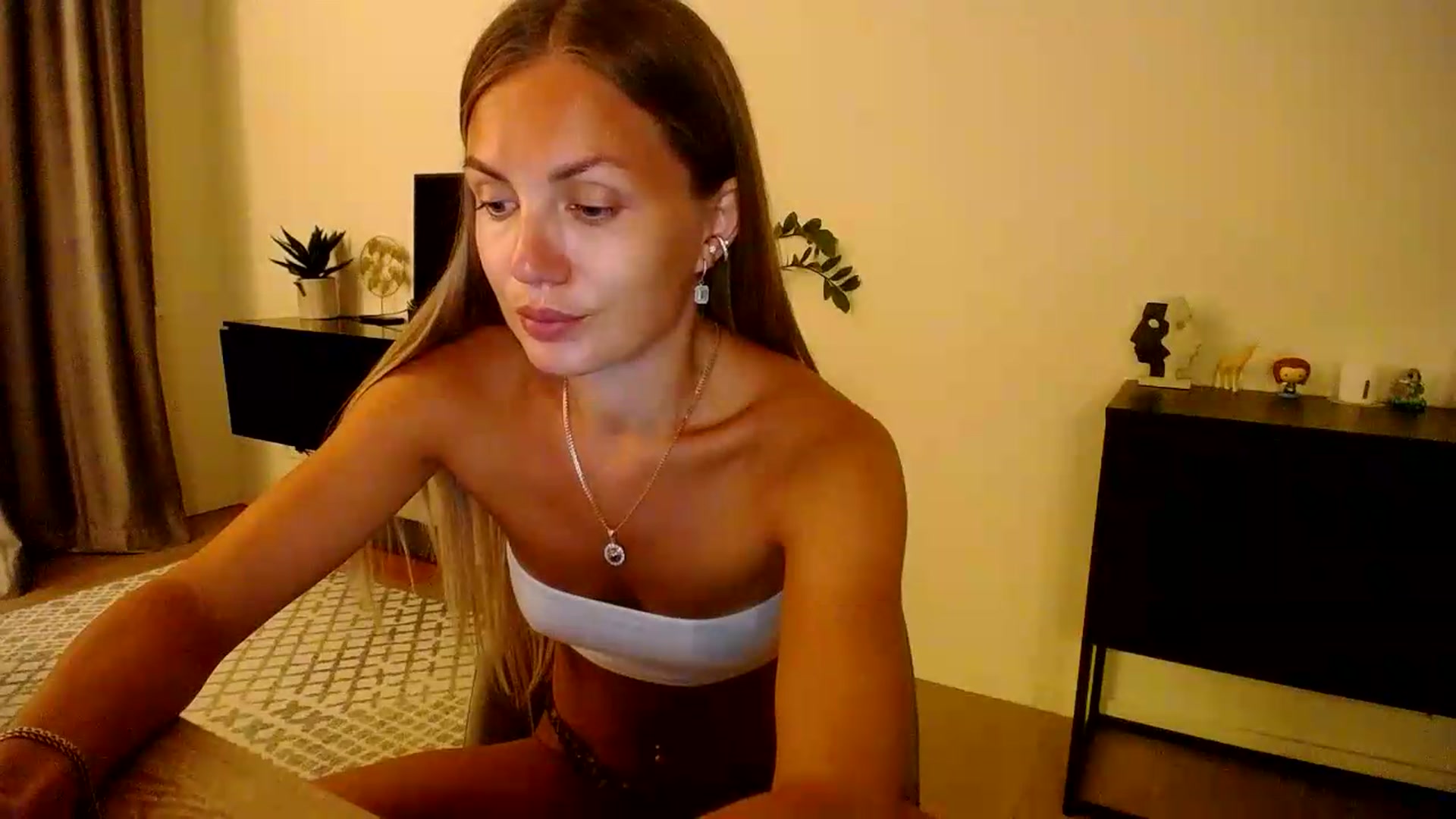 Gallery image thumbnail from Happy_Insight's myfreecams stream on, 08/14/2026, 21:52 image 12 of 20