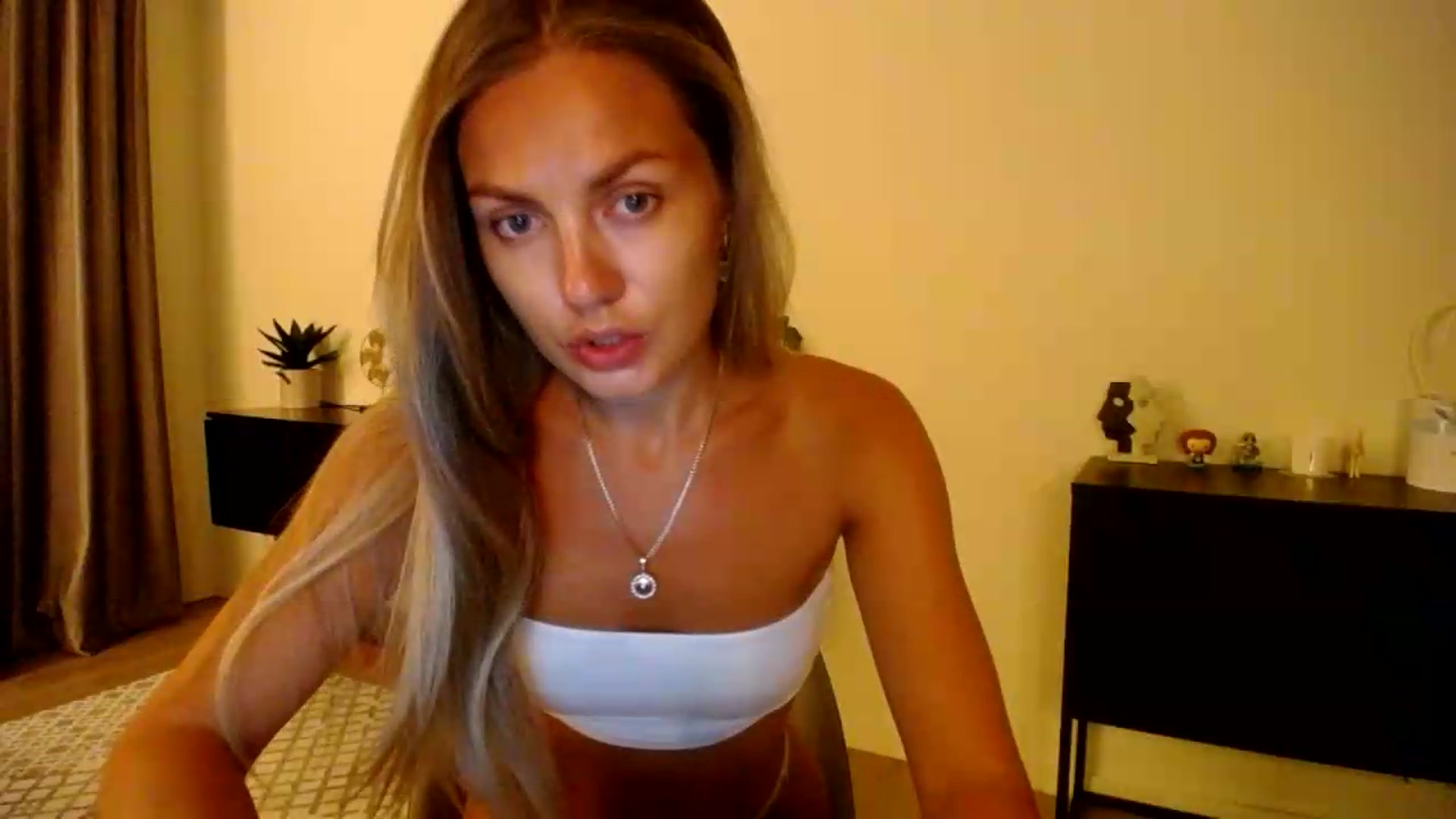 Gallery image thumbnail from Happy_Insight's myfreecams stream on, 08/15/2026, 21:21 image 2 of 20