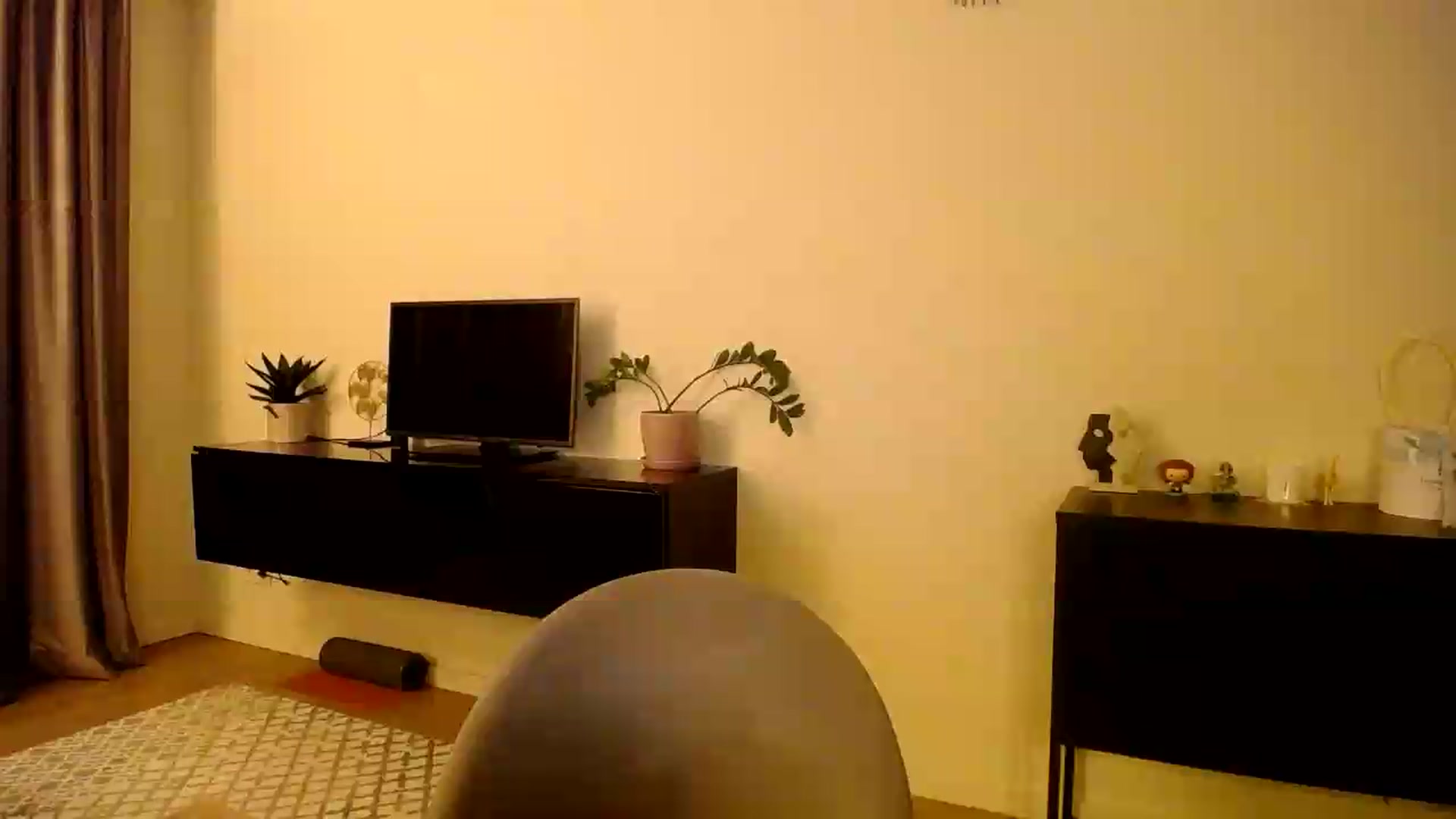 Gallery image thumbnail from Happy_Insight's myfreecams stream on, 08/16/2026, 21:52 image 1 of 20