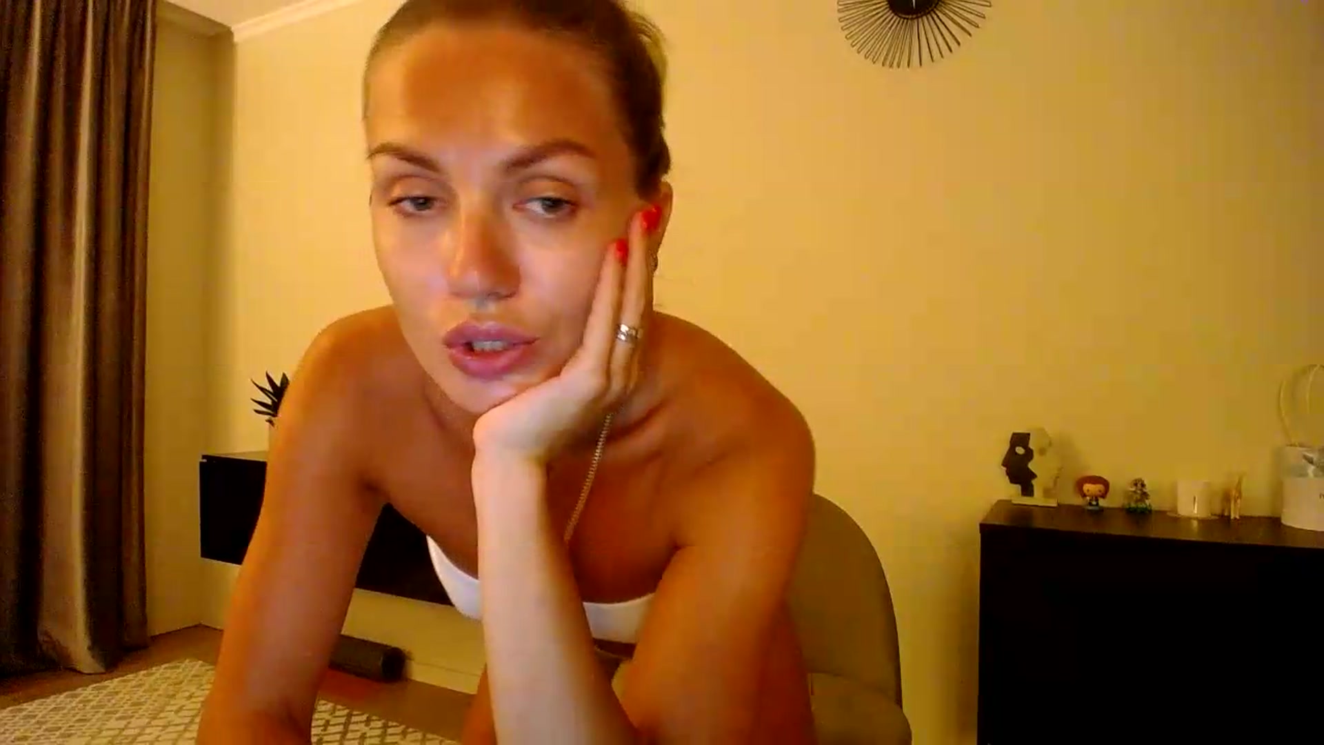 Gallery image thumbnail from Happy_Insight's myfreecams stream on, 08/17/2026, 21:30 image 19 of 20
