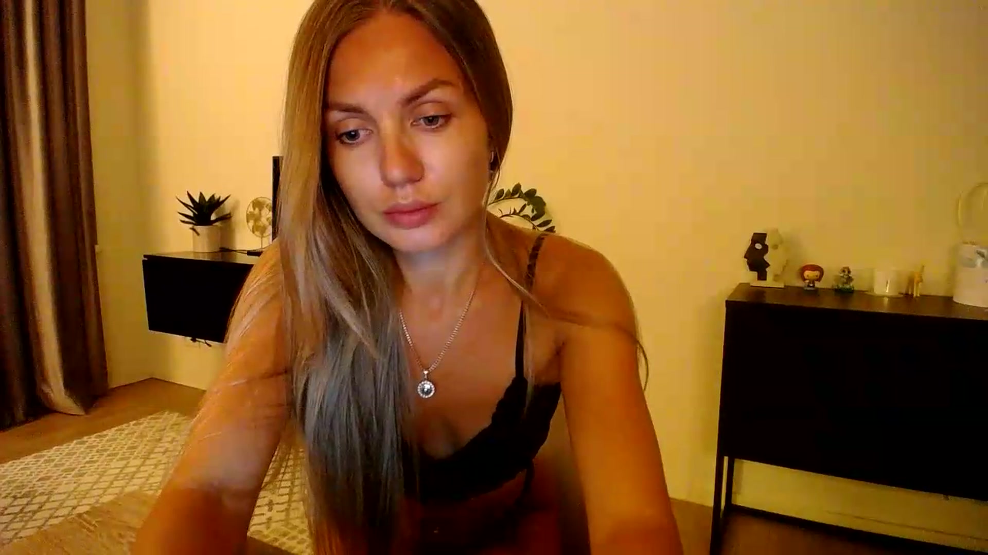 Gallery image thumbnail from Happy_Insight's myfreecams stream on, 08/18/2026, 20:43 image 8 of 20