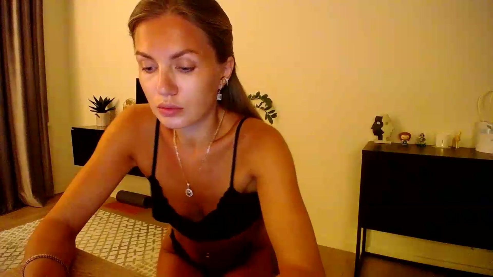 Gallery image thumbnail from Happy_Insight's myfreecams stream on, 08/18/2026, 20:43 image 4 of 20