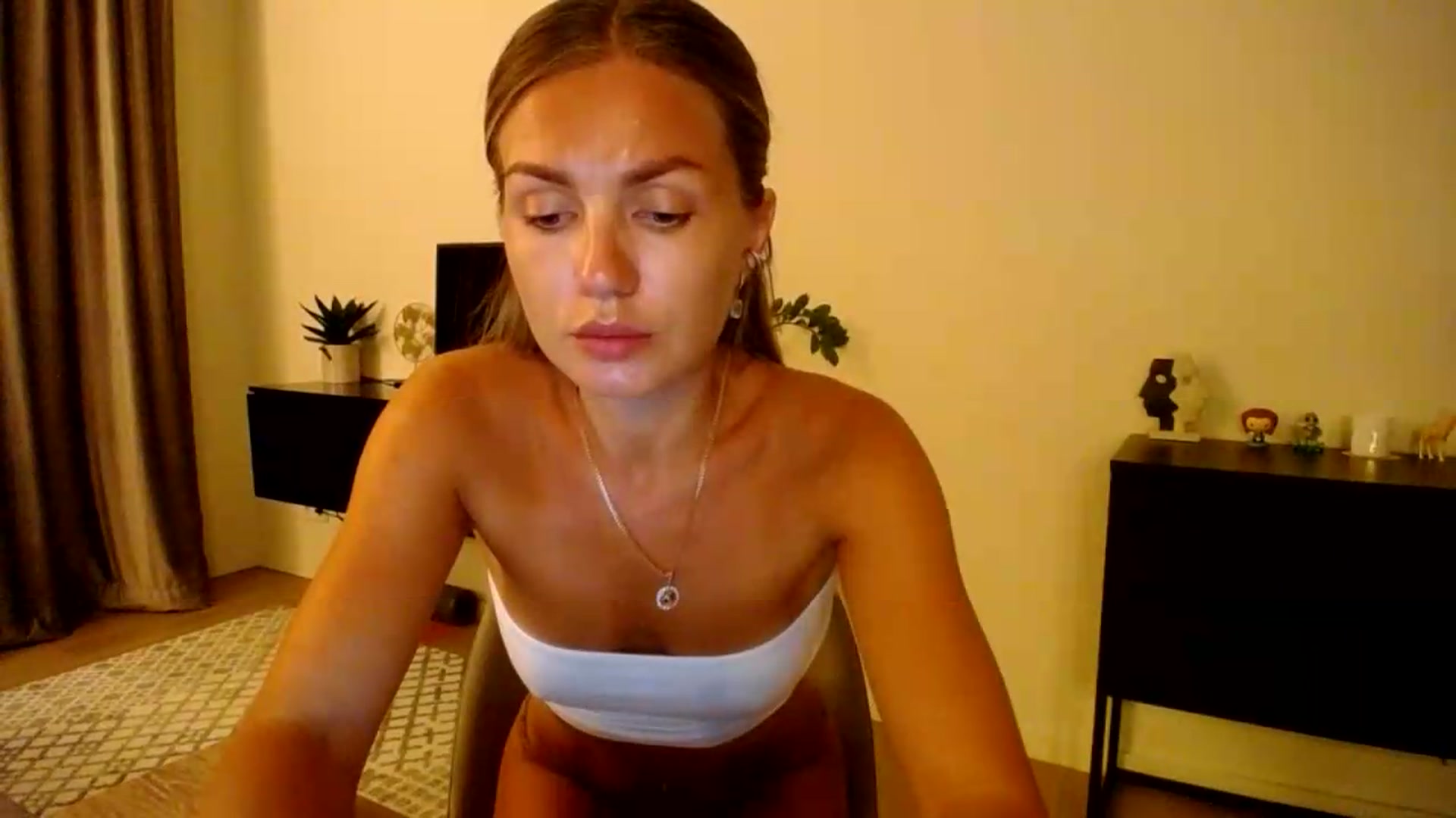 Gallery image thumbnail from Happy_Insight's myfreecams stream on, 08/23/2026, 21:48 image 5 of 20