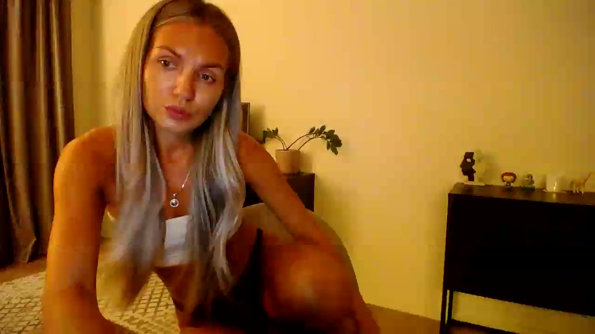 Gallery image thumbnail from Happy_Insight's myfreecams stream on, 08/25/2026, 21:18 image 1 of 20