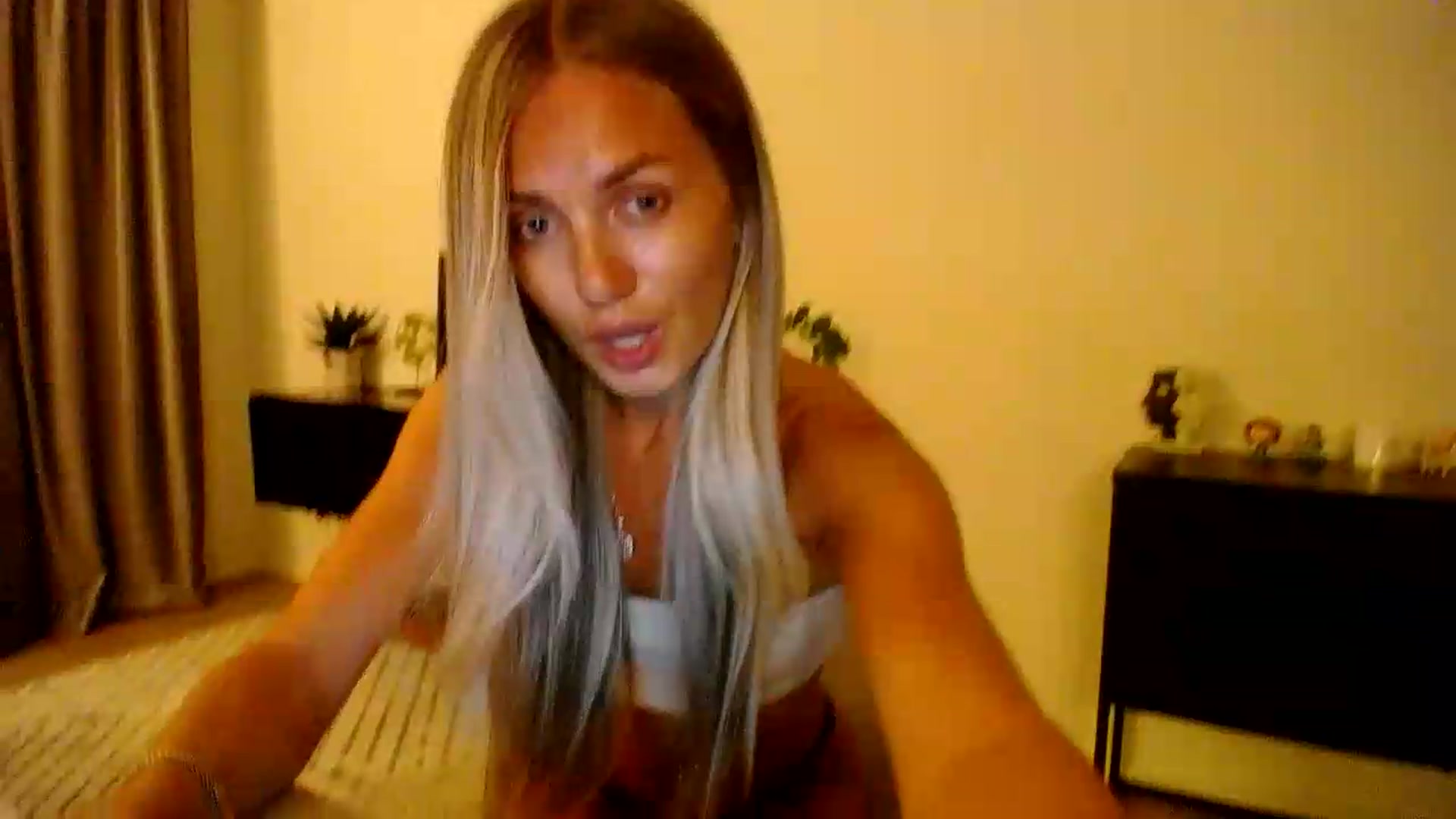 Gallery image thumbnail from Happy_Insight's myfreecams stream on, 08/25/2026, 21:18 image 11 of 20