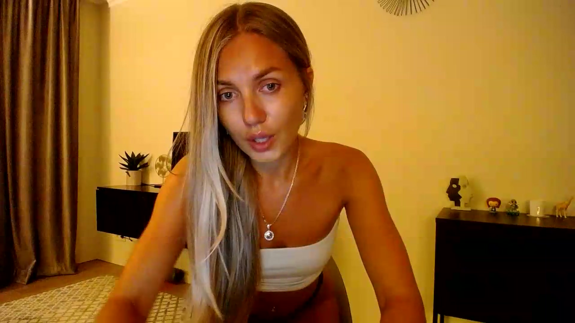 Gallery image thumbnail from Happy_Insight's myfreecams stream on, 08/25/2026, 21:18 image 8 of 20