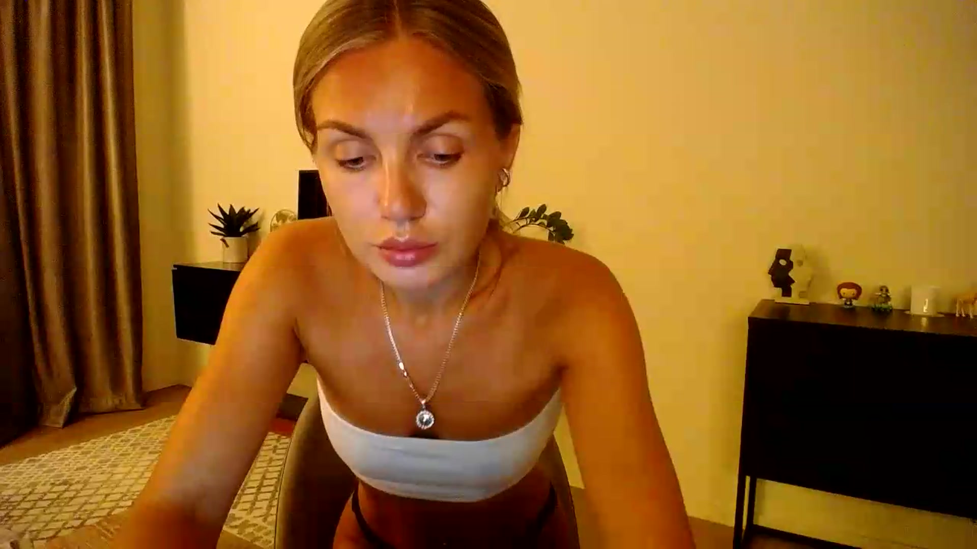 Gallery image thumbnail from Happy_Insight's myfreecams stream on, 08/25/2026, 21:59 image 15 of 20