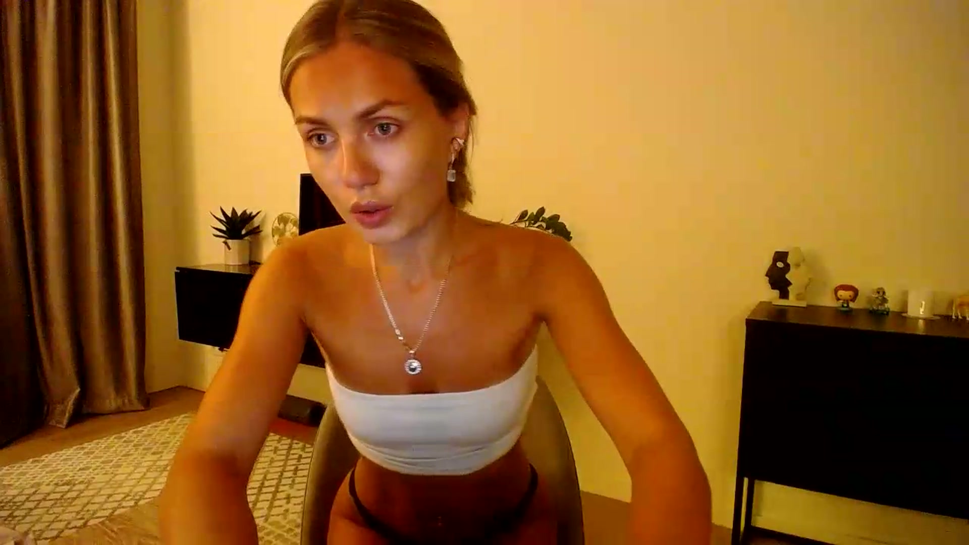 Gallery image thumbnail from Happy_Insight's myfreecams stream on, 08/25/2026, 21:59 image 7 of 20