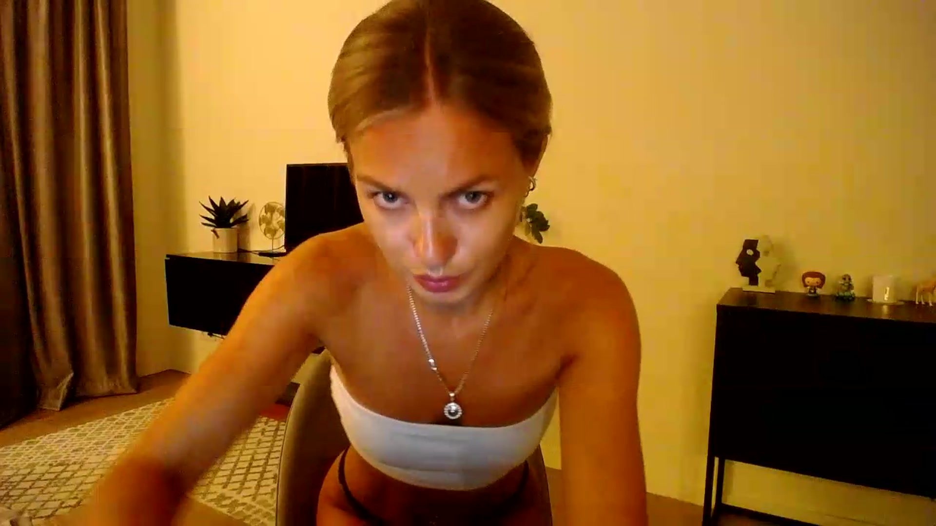 Gallery image thumbnail from Happy_Insight's myfreecams stream on, 08/25/2026, 21:59 image 16 of 20