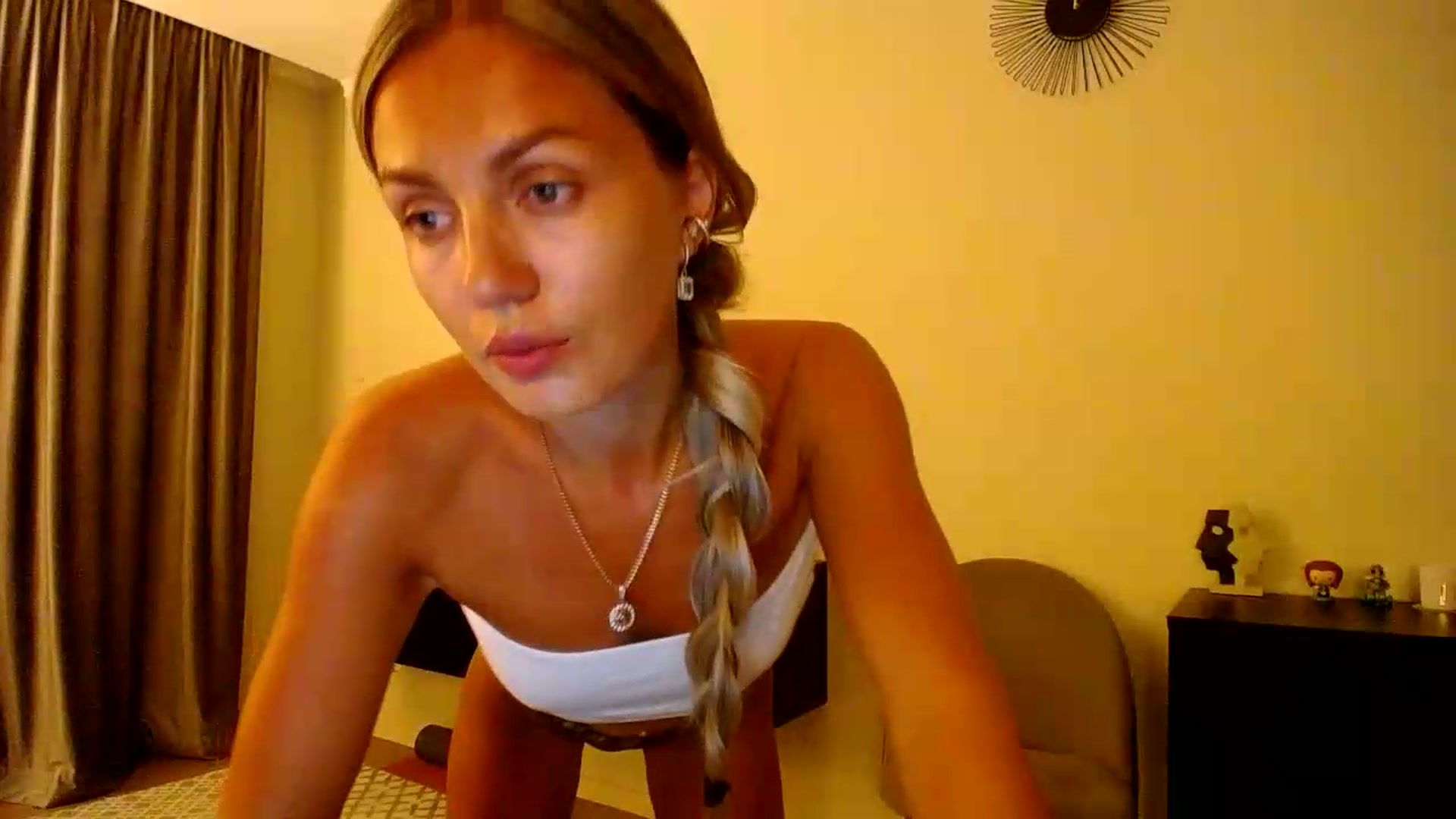 Gallery image thumbnail from Happy_Insight's myfreecams stream on, 08/30/2026, 21:11 image 14 of 20