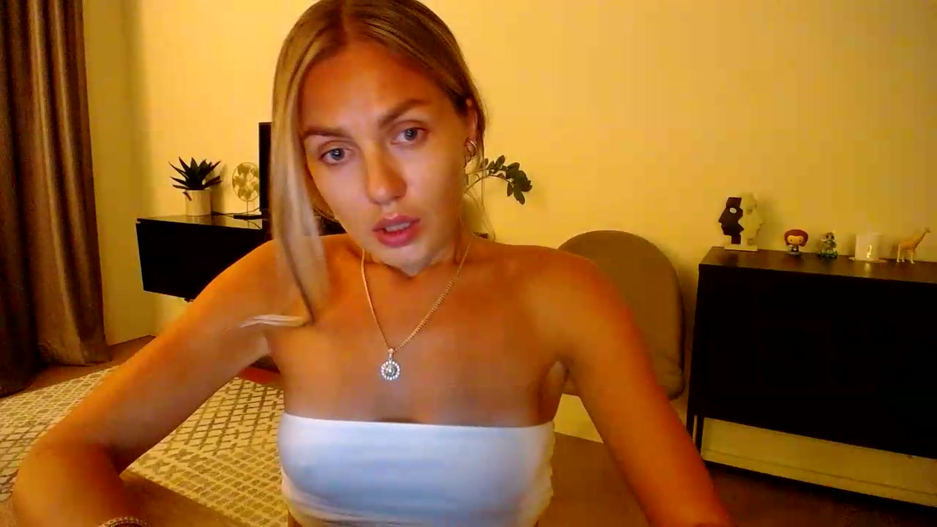 Gallery image thumbnail from Happy_Insight's myfreecams stream on, 08/30/2026, 21:56 image 13 of 20
