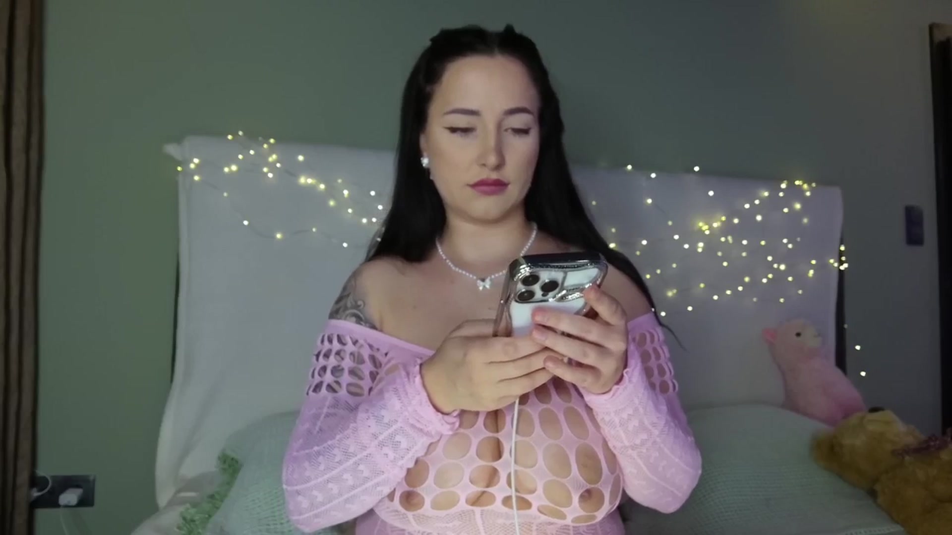 Gallery image thumbnail from Happy_Yulia's myfreecams stream on, 11/28/2025, 16:40 image 14 of 20